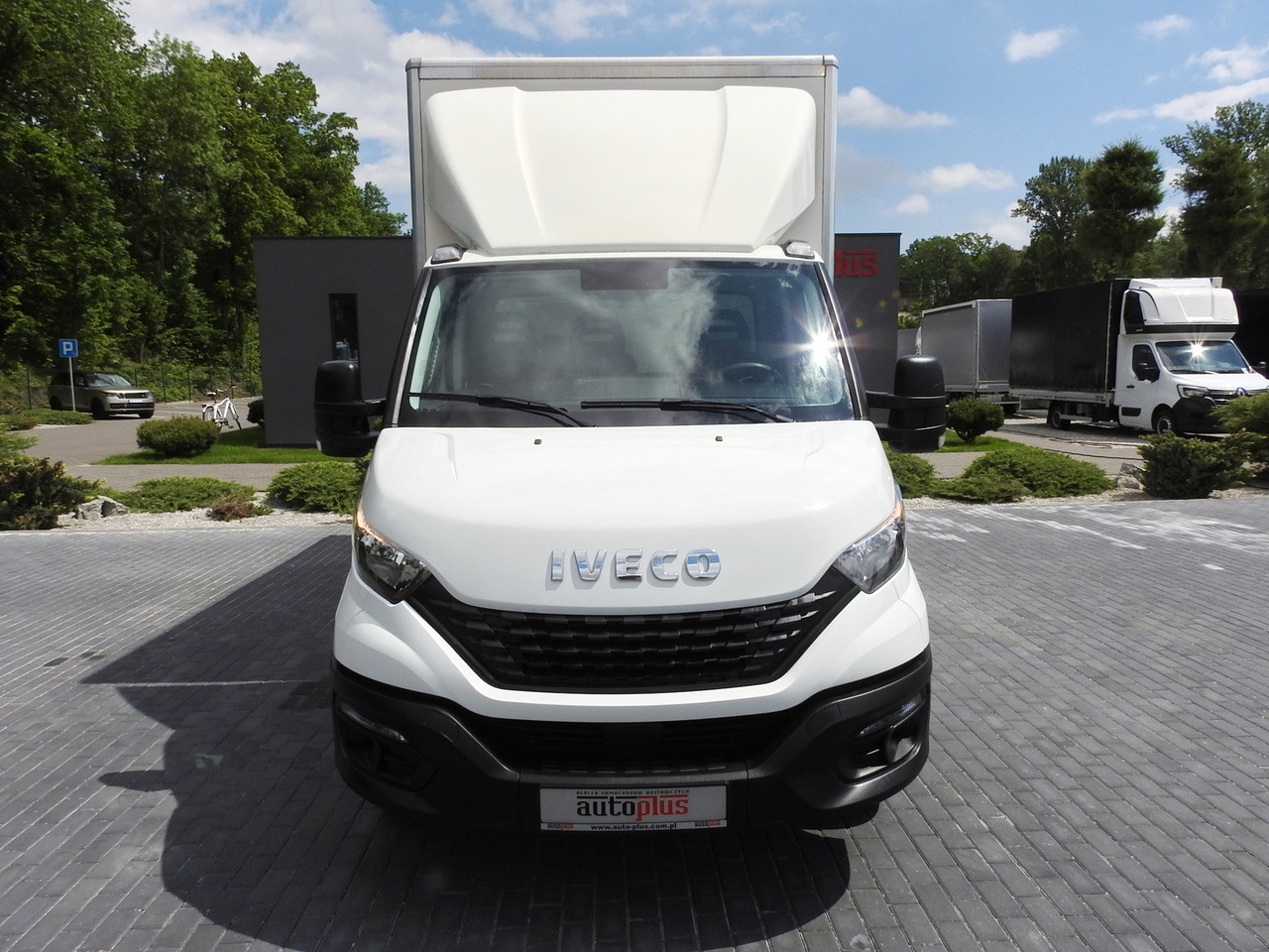 IVECO DAILY 35S14 8 PALLETS CRUISE CONTROL TWIN WHEELS AIR CONDITIONING 140HP - Box van: picture 5 IVECO DAILY 35S14 8 PALLETS CRUISE CONTROL TWIN WHEELS AIR CONDITIONING 140HP - Box van: picture 5