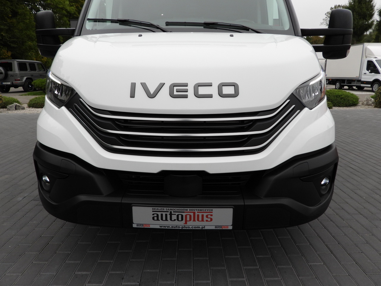 Box van IVECO DAILY 35S18 BOX HI-MATIC LIFT 8 PALLETS CRUISE CONTROL NAVIGATION LED LIGHTS PNEUMATICS AUTOMATIC TRANSMISSION HI-MATIC AIR CONDITIONING  180HP: picture 15