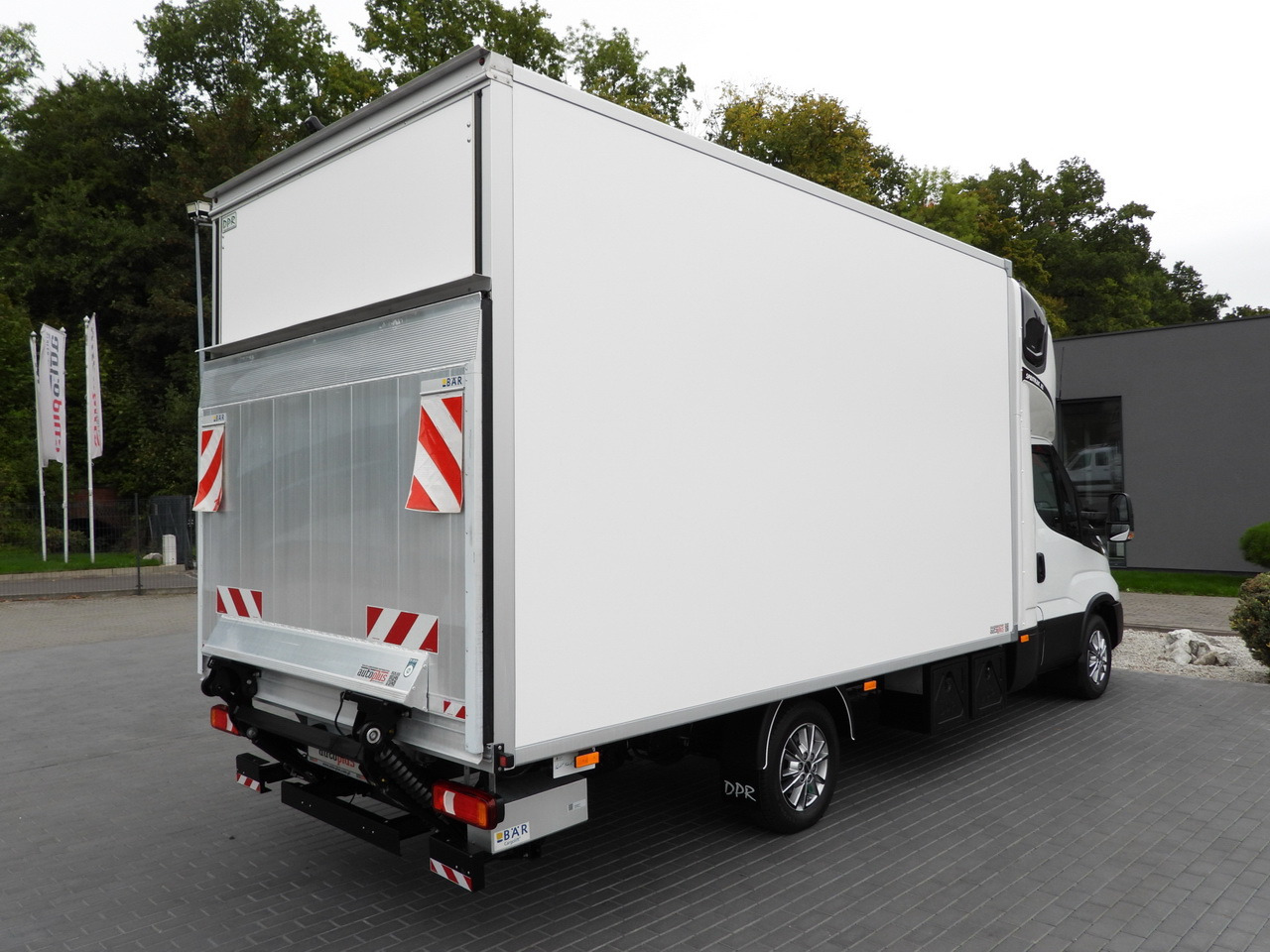 Box van IVECO DAILY 35S18 BOX HI-MATIC LIFT 8 PALLETS CRUISE CONTROL NAVIGATION LED LIGHTS PNEUMATICS AUTOMATIC TRANSMISSION HI-MATIC AIR CONDITIONING  180HP: picture 12