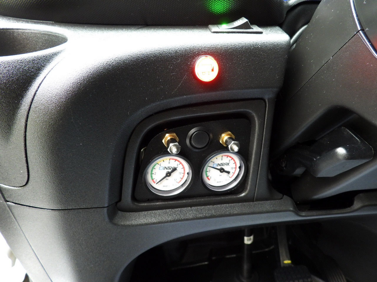 Box van IVECO DAILY 35S18 BOX HI-MATIC LIFT 8 PALLETS CRUISE CONTROL NAVIGATION LED LIGHTS PNEUMATICS AUTOMATIC TRANSMISSION HI-MATIC AIR CONDITIONING  180HP: picture 49