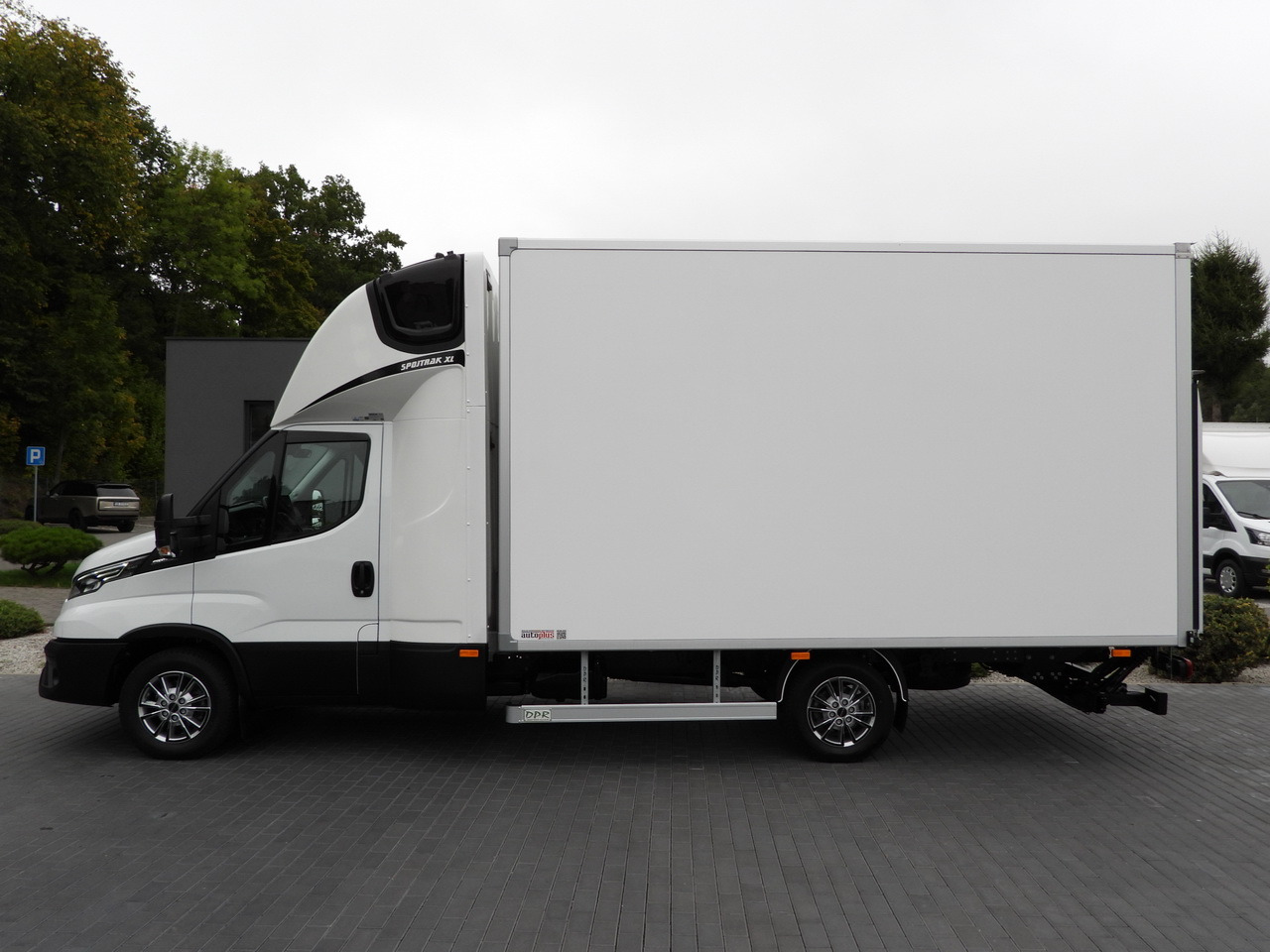 Box van IVECO DAILY 35S18 BOX HI-MATIC LIFT 8 PALLETS CRUISE CONTROL NAVIGATION LED LIGHTS PNEUMATICS AUTOMATIC TRANSMISSION HI-MATIC AIR CONDITIONING  180HP: picture 8