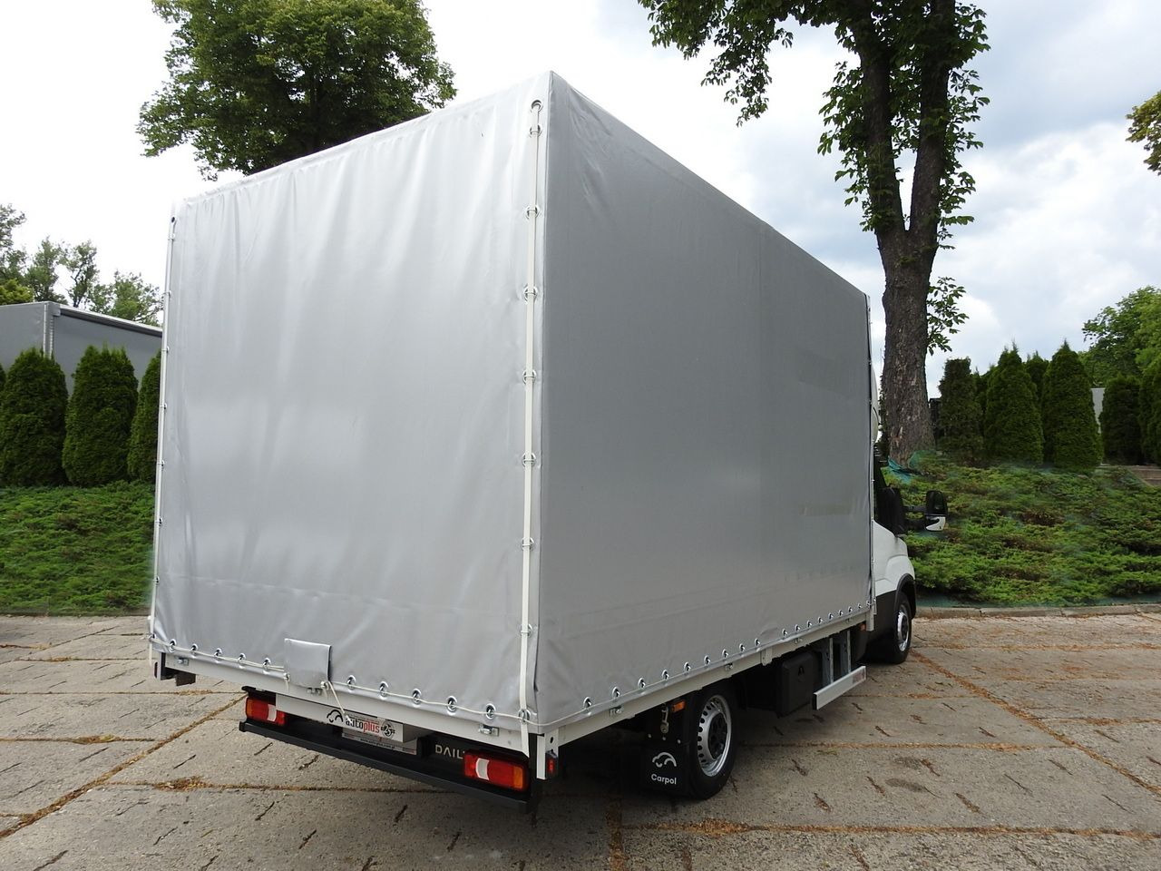 IVECO DAILY 35S18 NEW TARPAULIN WEBASTO CRUISE CONTROL AIR CONDITIONING 180HP - Curtain side van: picture 3 IVECO DAILY 35S18 NEW TARPAULIN WEBASTO CRUISE CONTROL AIR CONDITIONING 180HP - Curtain side van: picture 3