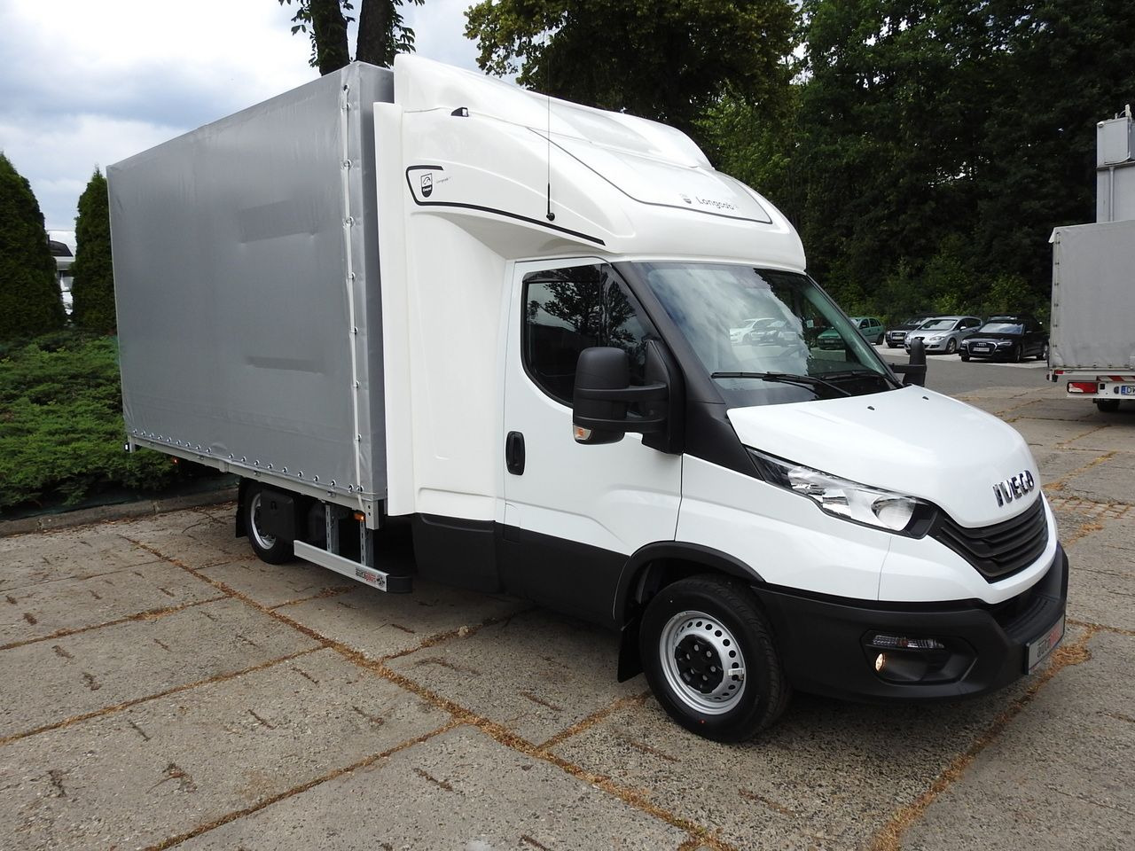 IVECO DAILY 35S18 NEW TARPAULIN WEBASTO CRUISE CONTROL AIR CONDITIONING 180HP - Curtain side van: picture 4 IVECO DAILY 35S18 NEW TARPAULIN WEBASTO CRUISE CONTROL AIR CONDITIONING 180HP - Curtain side van: picture 4