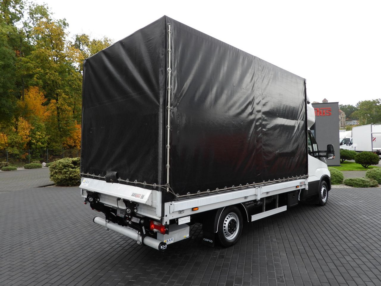 IVECO DAILY 35S18 TARPAULIN LIFT 8 PALLETS WEBASTO CRUISE CONTROL AIR CONDITIONING 180HP - Curtain side van: picture 3 IVECO DAILY 35S18 TARPAULIN LIFT 8 PALLETS WEBASTO CRUISE CONTROL AIR CONDITIONING 180HP - Curtain side van: picture 3