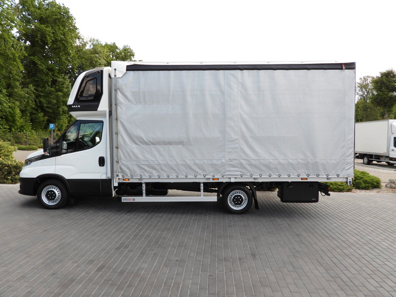 Curtain side van Iveco DAILY 35S18 PRITSCHE PLANE 10 PALETTEN TEMPOMAT: picture 8