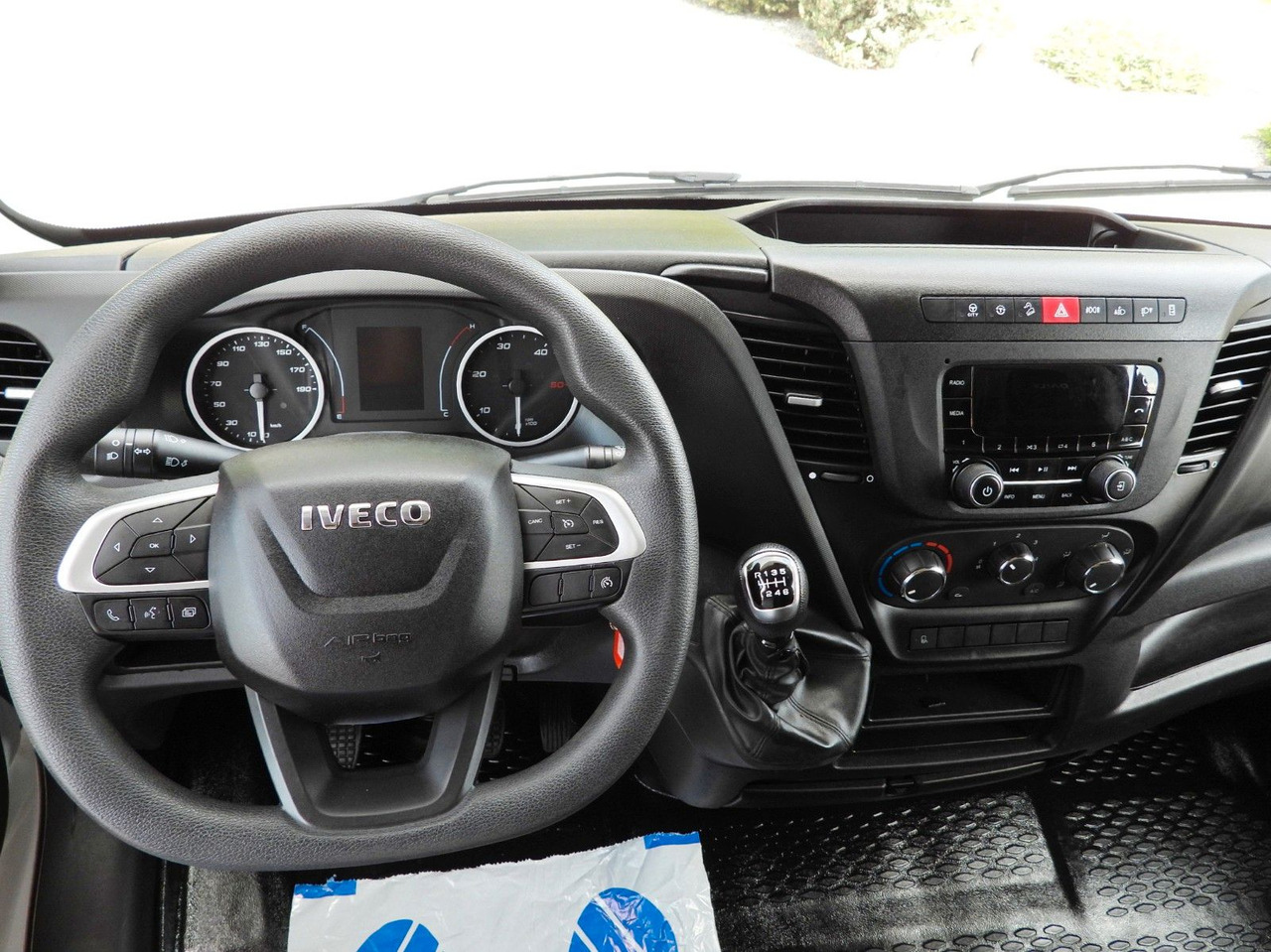 Curtain side van Iveco DAILY 35S18 PRITSCHE PLANE 10 PALETTEN TEMPOMAT: picture 24