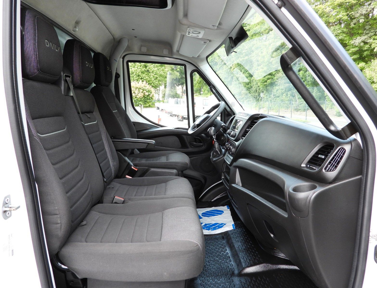 Curtain side van Iveco DAILY 35S18 PRITSCHE PLANE 10 PALETTEN TEMPOMAT: picture 27