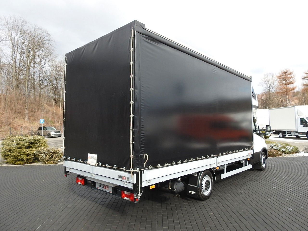 Iveco DAILY 35S18 PRITSCHE PLANE 10 PALETTEN WEBASTO - Curtain side van: picture 3 Iveco DAILY 35S18 PRITSCHE PLANE 10 PALETTEN WEBASTO - Curtain side van: picture 3
