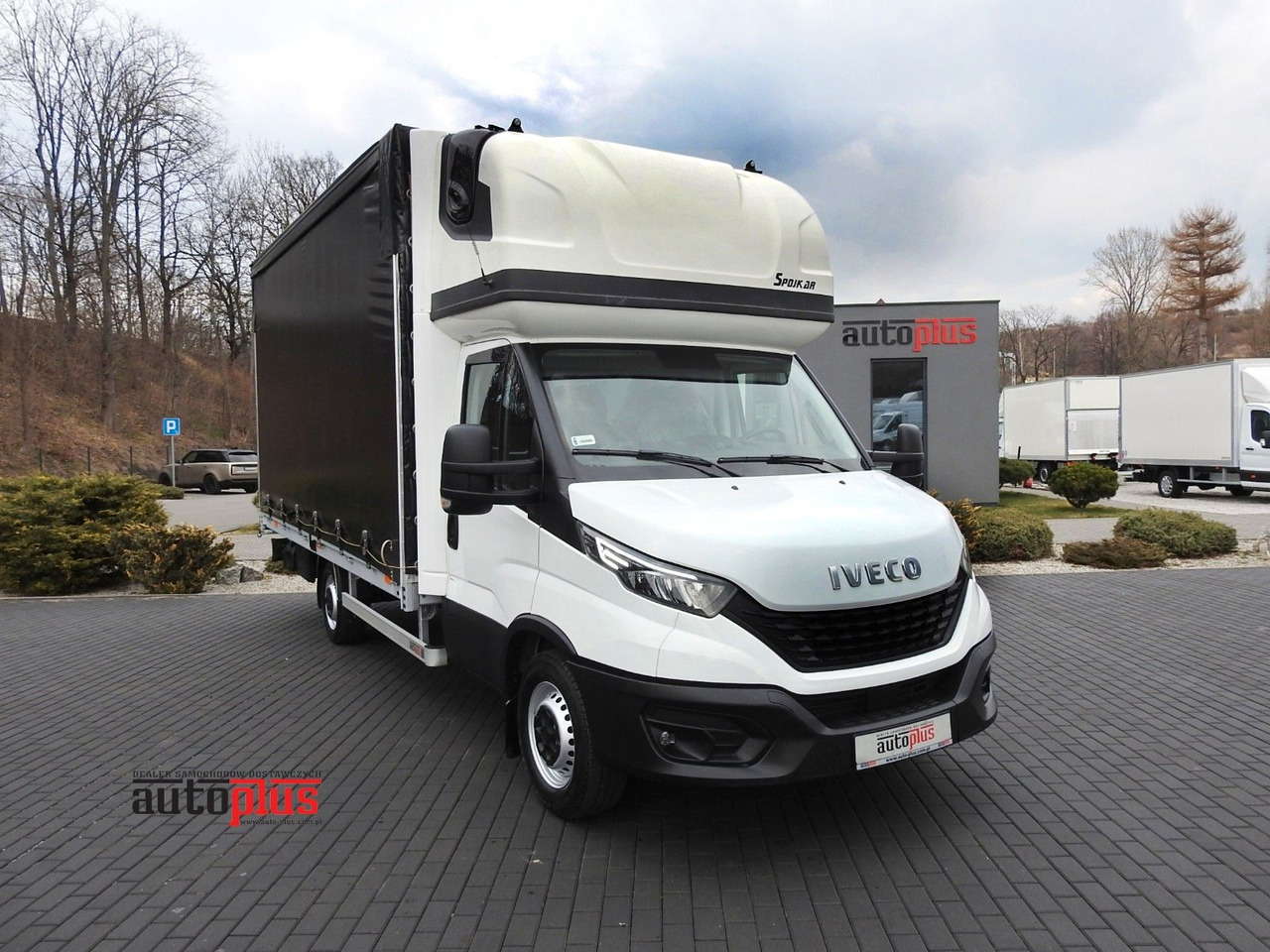 Iveco DAILY 35S18 PRITSCHE PLANE 10 PALLETS WEBASTO - Curtain side van: picture 1 Iveco DAILY 35S18 PRITSCHE PLANE 10 PALLETS WEBASTO - Curtain side van: picture 1