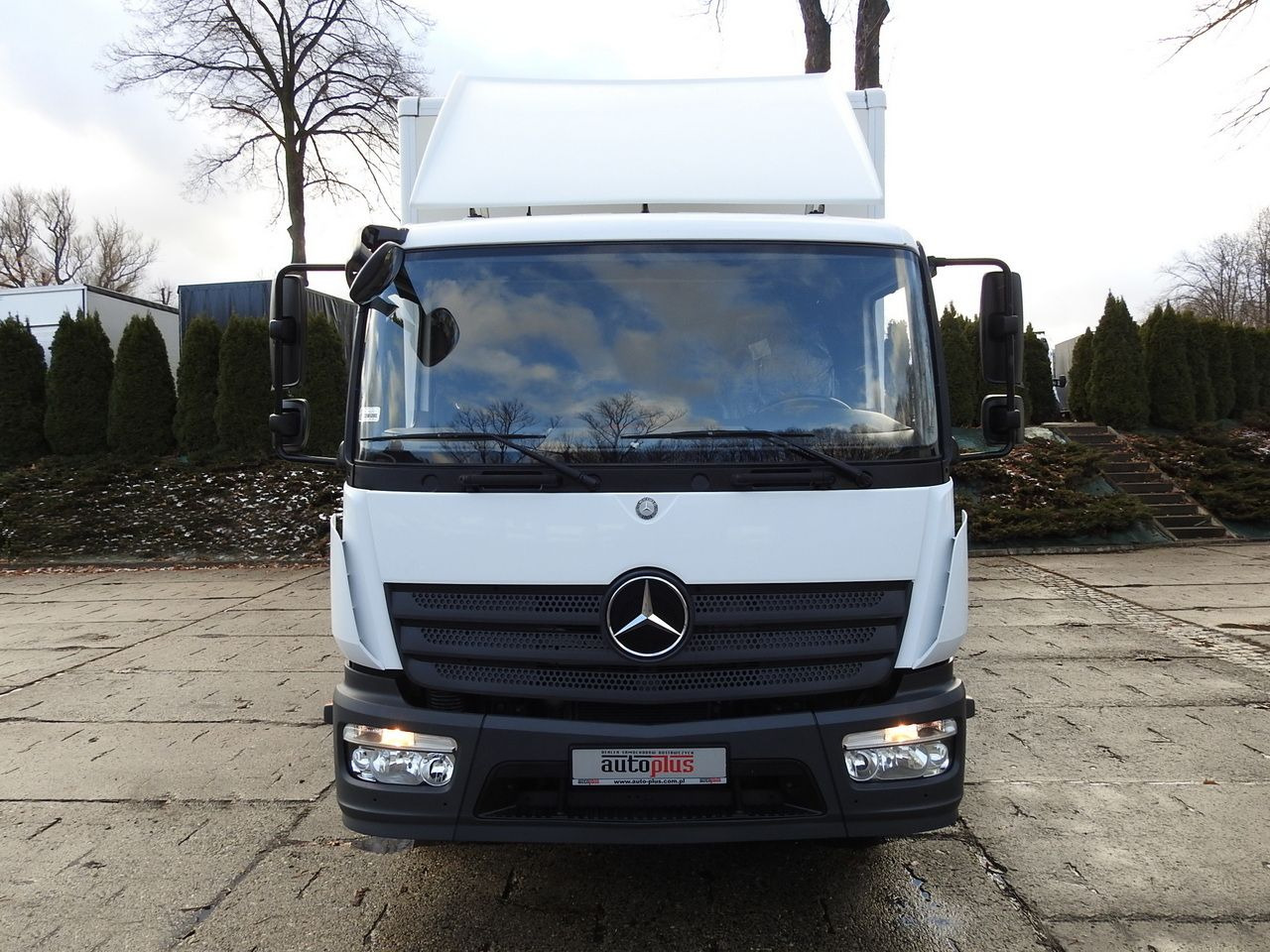MERCEDES ATEGO 12.24 BOX LIFT 18 PALLETS CRUISE CONTROL AUTOMATIC TRANSMISSION TWIN WHEELS AIR CONDITIONING 240HP - Box van: picture 5 MERCEDES ATEGO 12.24 BOX LIFT 18 PALLETS CRUISE CONTROL AUTOMATIC TRANSMISSION TWIN WHEELS AIR CONDITIONING 240HP - Box van: picture 5