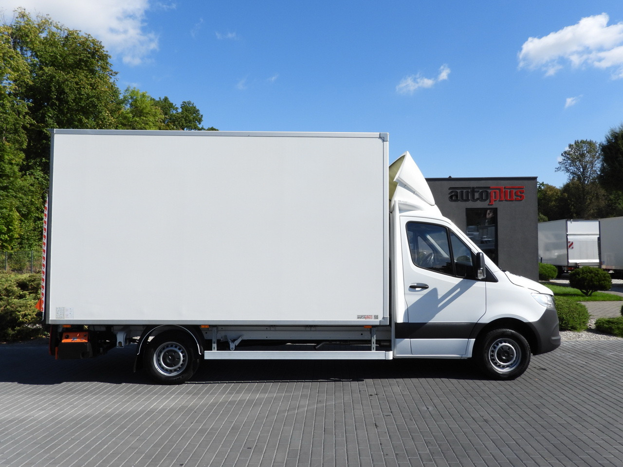 Box van MERCEDES SPRINTER 315 BOX LIFT 8 PALLETS AIR CONDITIONING 150HP: picture 7 Box van MERCEDES SPRINTER 315 BOX LIFT 8 PALLETS AIR CONDITIONING 150HP: picture 7