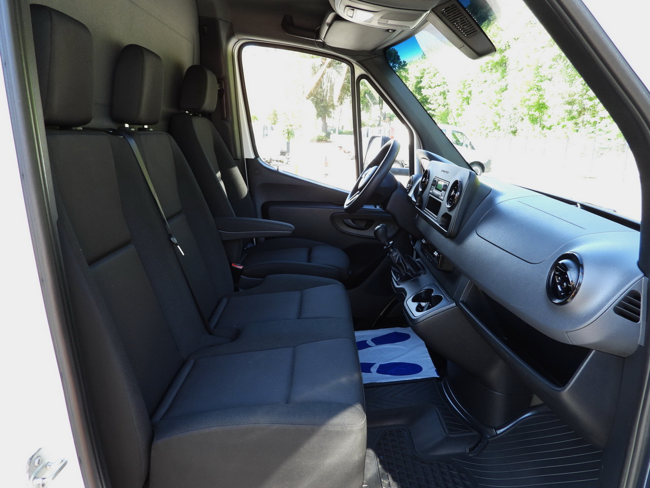 Box van MERCEDES SPRINTER 315 BOX LIFT 8 PALLETS AIR CONDITIONING 150HP: picture 35 Box van MERCEDES SPRINTER 315 BOX LIFT 8 PALLETS AIR CONDITIONING 150HP: picture 35