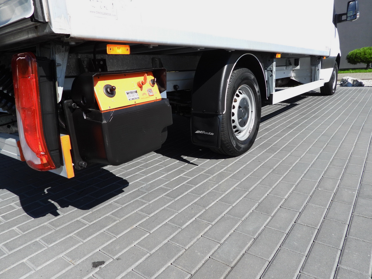 Box van MERCEDES SPRINTER 315 BOX LIFT 8 PALLETS AIR CONDITIONING 150HP: picture 15 Box van MERCEDES SPRINTER 315 BOX LIFT 8 PALLETS AIR CONDITIONING 150HP: picture 15