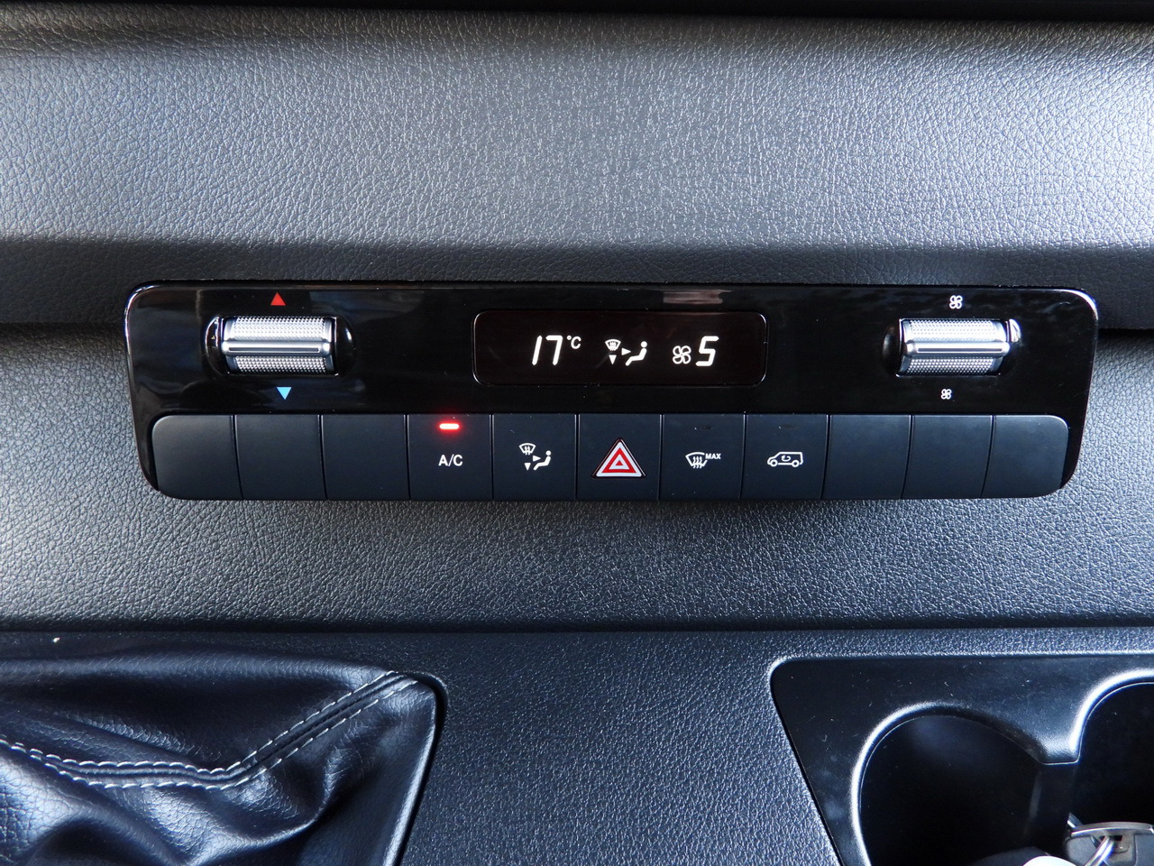 Box van MERCEDES SPRINTER 315 BOX LIFT 8 PALLETS AIR CONDITIONING 150HP: picture 33 Box van MERCEDES SPRINTER 315 BOX LIFT 8 PALLETS AIR CONDITIONING 150HP: picture 33