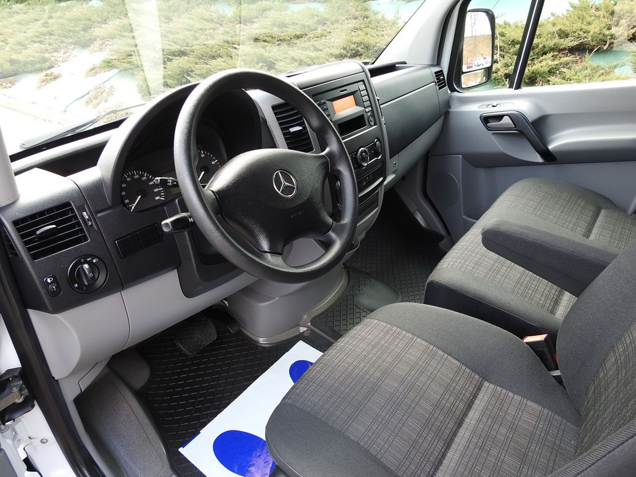 MERCEDES SPRINTER 316 THREE-WAY TIPPER  CRUISE CONTROL AUTOMATIC TRANSMISSION  AIR CONDITIONING  160HP - Tipper van: picture 2 MERCEDES SPRINTER 316 THREE-WAY TIPPER  CRUISE CONTROL AUTOMATIC TRANSMISSION  AIR CONDITIONING  160HP - Tipper van: picture 2