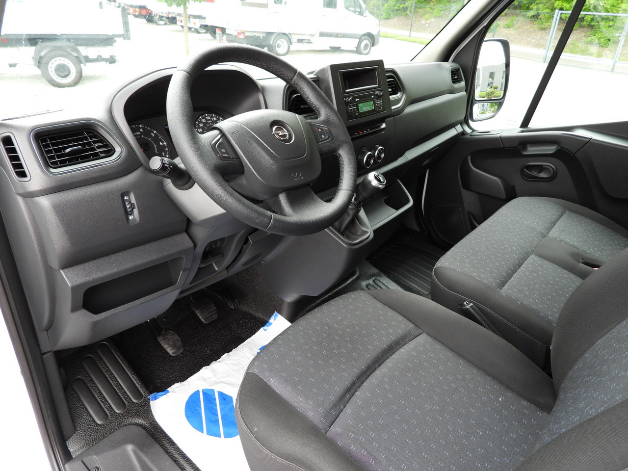 OPEL MOVANO BOX DELIVERY VAN 7 SEATS CRUISE CONTROL LED LIGHTS AIR CONDITIONING 135HP - Panel van: picture 2 OPEL MOVANO BOX DELIVERY VAN 7 SEATS CRUISE CONTROL LED LIGHTS AIR CONDITIONING 135HP - Panel van: picture 2