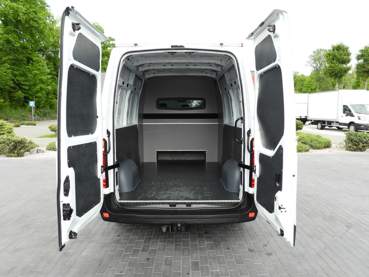 Panel van OPEL MOVANO BOX DELIVERY VAN 7 SEATS CRUISE CONTROL LED LIGHTS AIR CONDITIONING 135HP: picture 12 Panel van OPEL MOVANO BOX DELIVERY VAN 7 SEATS CRUISE CONTROL LED LIGHTS AIR CONDITIONING 135HP: picture 12