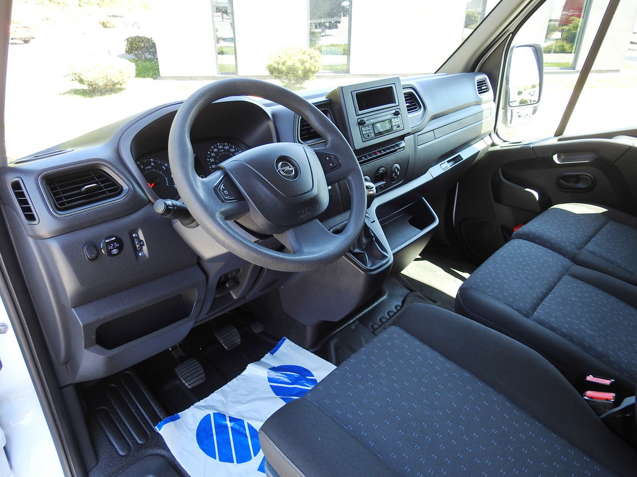 OPEL MOVANO - Curtain side van: picture 2 OPEL MOVANO - Curtain side van: picture 2