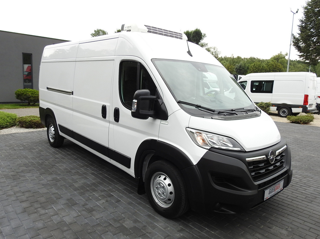 OPEL MOVANO REFRIGERATOR VAN 0*C HEATING FUNCTION AIR CONDITIONING 140HP - Refrigerated van: picture 4 OPEL MOVANO REFRIGERATOR VAN 0*C HEATING FUNCTION AIR CONDITIONING 140HP - Refrigerated van: picture 4