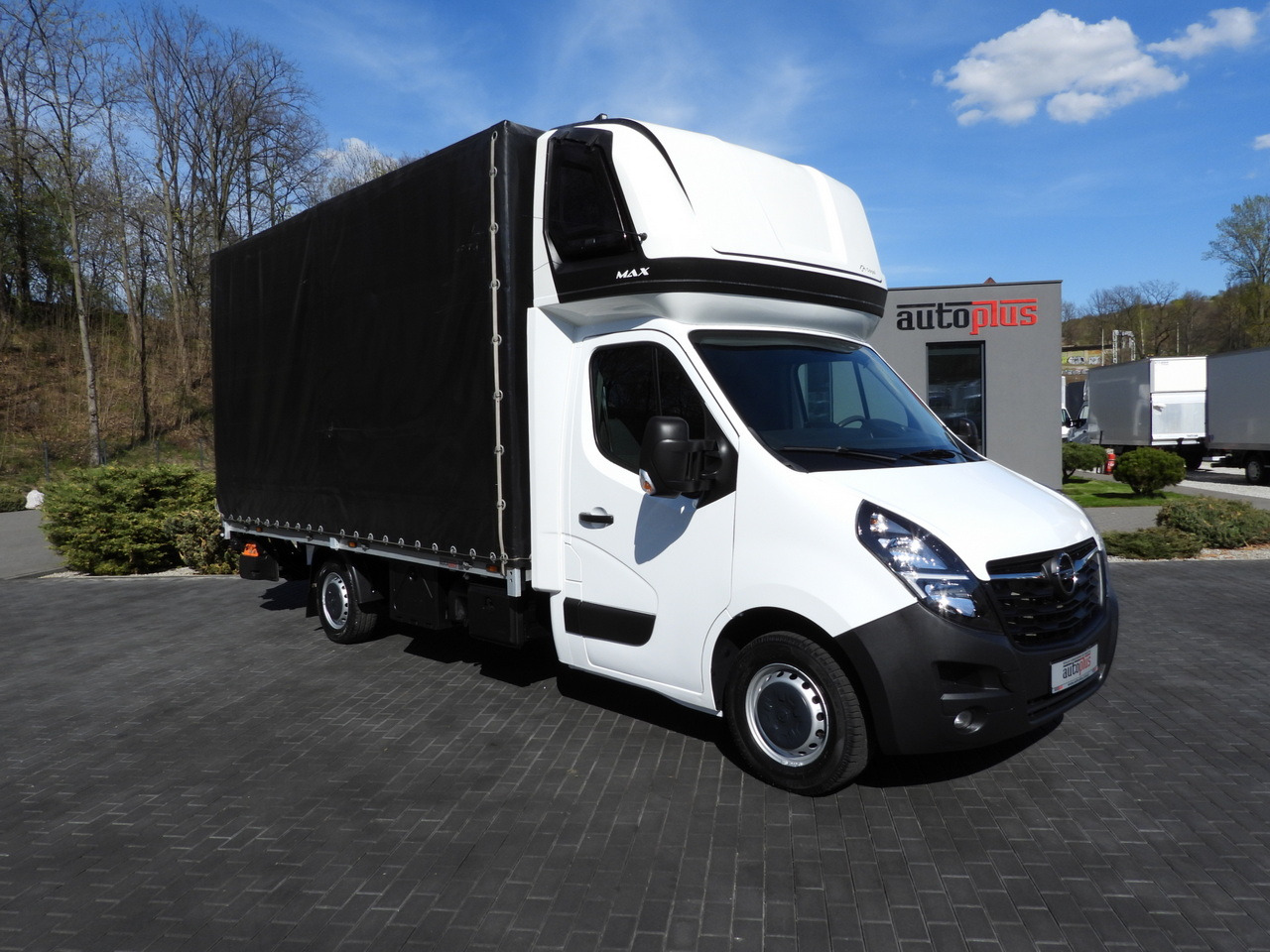 OPEL MOVANO  TARPAULIN LIFT 9 PALLETS WEBASTO CRUISE CONTROL LED LIGHTS PNEUMATICS AIR CONDITIONING  165HP - Curtain side van: picture 4 OPEL MOVANO  TARPAULIN LIFT 9 PALLETS WEBASTO CRUISE CONTROL LED LIGHTS PNEUMATICS AIR CONDITIONING  165HP - Curtain side van: picture 4