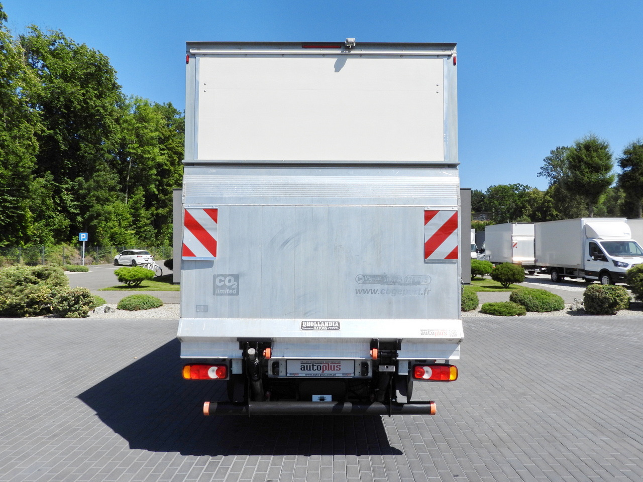 Box van PEUGEOT BOXER BOX LIFT 8 PALLETS CRUISE CONTROL AIR CONDITIONING 130HP: picture 10 Box van PEUGEOT BOXER BOX LIFT 8 PALLETS CRUISE CONTROL AIR CONDITIONING 130HP: picture 10