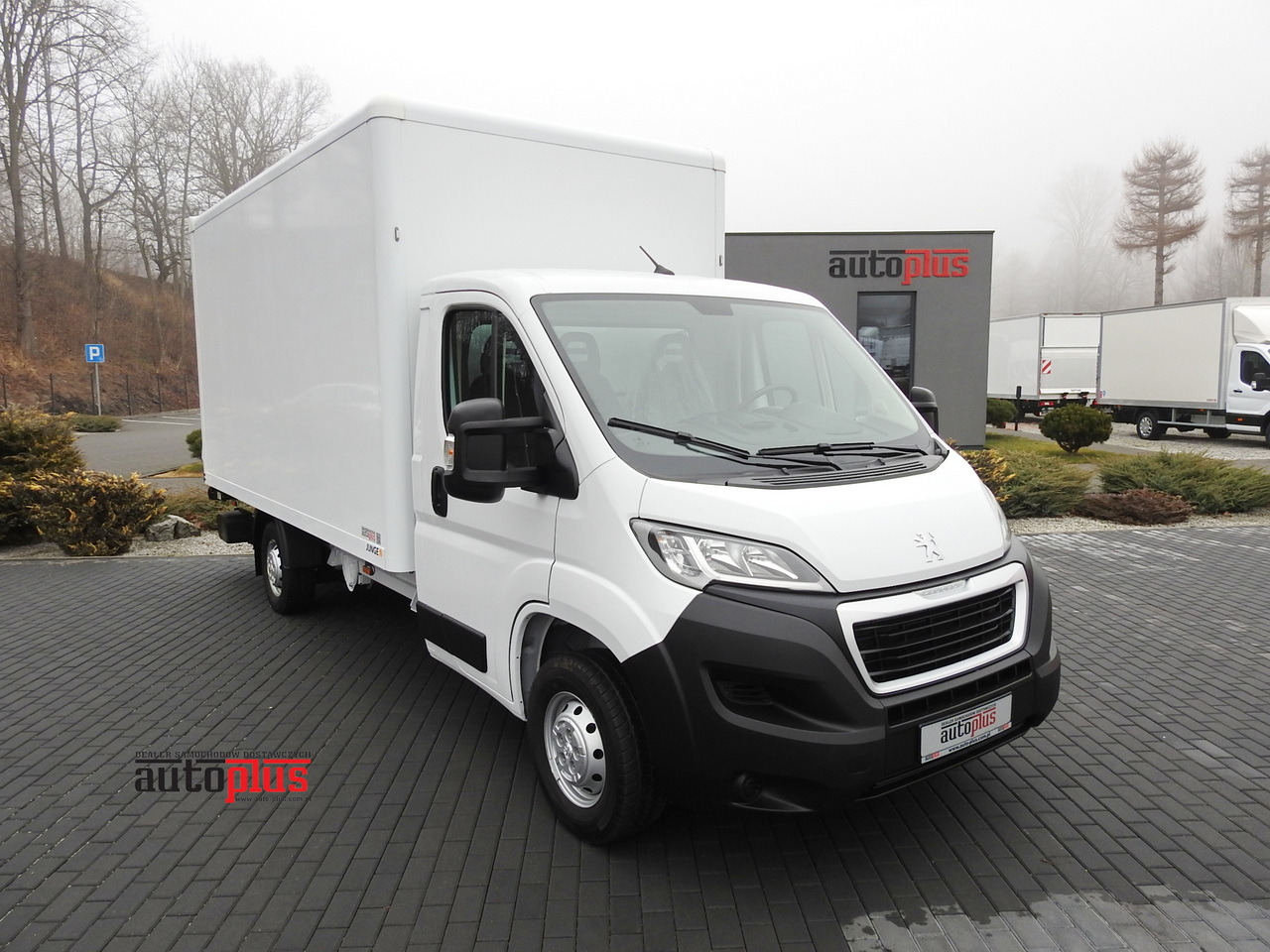 PEUGEOT BOXER BOX LIFT 8 PALLETS CRUISE CONTROL AIR CONDITIONING  140HP - Box van: picture 1 PEUGEOT BOXER BOX LIFT 8 PALLETS CRUISE CONTROL AIR CONDITIONING  140HP - Box van: picture 1