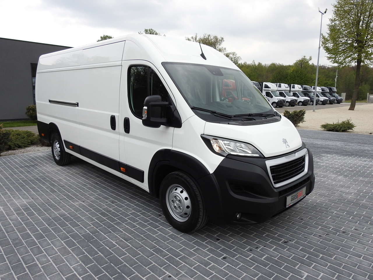 PEUGEOT BOXER REFRIGERATOR VAN 0*C CRUISE CONTROL NAVIGATION AIR CONDITIONING 135HP - Refrigerated van: picture 4 PEUGEOT BOXER REFRIGERATOR VAN 0*C CRUISE CONTROL NAVIGATION AIR CONDITIONING 135HP - Refrigerated van: picture 4