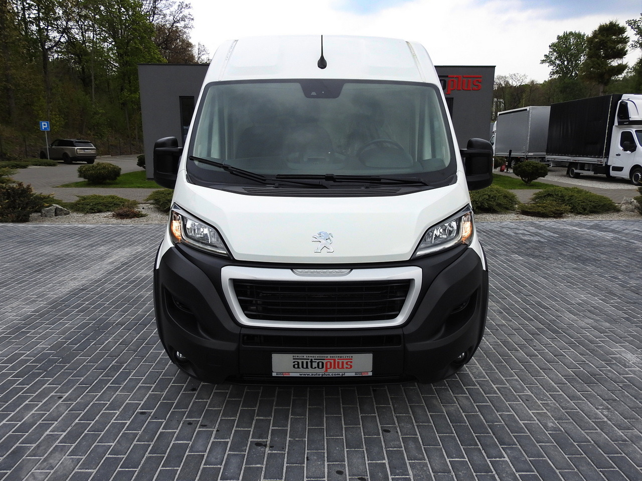 PEUGEOT BOXER REFRIGERATOR VAN 0*C CRUISE CONTROL NAVIGATION AIR CONDITIONING 135HP - Refrigerated van: picture 5 PEUGEOT BOXER REFRIGERATOR VAN 0*C CRUISE CONTROL NAVIGATION AIR CONDITIONING 135HP - Refrigerated van: picture 5