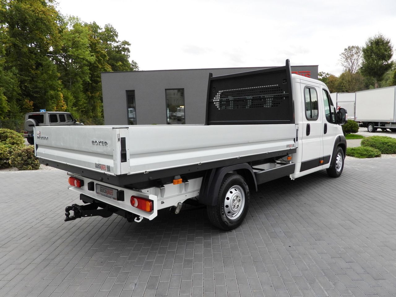 PEUGEOT BOXER STAKE BODY DOUBLE CABIN DOKA 7 SEATS CRUISE CONTROL AIR CONDITIONING 140HP - Open body delivery van: picture 4 PEUGEOT BOXER STAKE BODY DOUBLE CABIN DOKA 7 SEATS CRUISE CONTROL AIR CONDITIONING 140HP - Open body delivery van: picture 4
