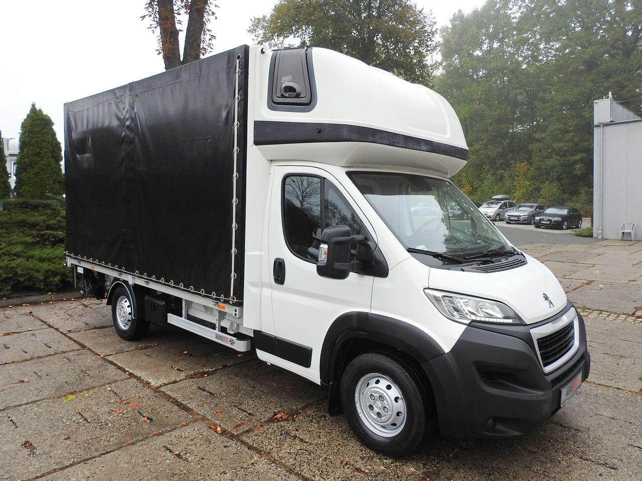 PEUGEOT BOXER TARPAULIN LIFT 8 PALLETS WEBASTO LED LIGHTS AIR CONDITIONING 165HP - Curtain side van: picture 4 PEUGEOT BOXER TARPAULIN LIFT 8 PALLETS WEBASTO LED LIGHTS AIR CONDITIONING 165HP - Curtain side van: picture 4