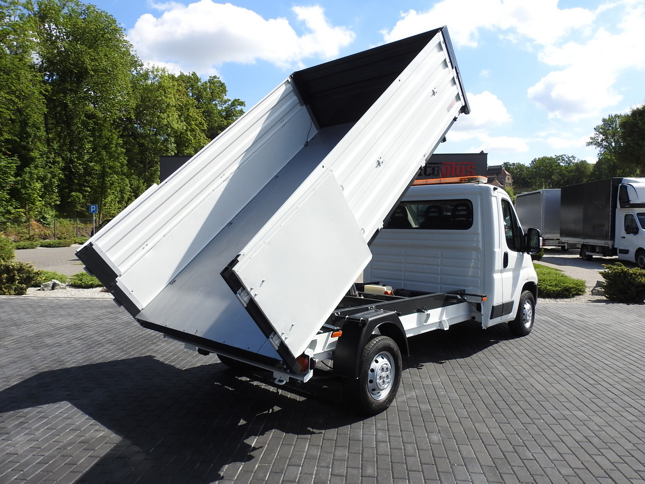 PEUGEOT BOXER THREE-WAY TIPPER AIR CONDITIONING 130HP - Tipper: picture 3 PEUGEOT BOXER THREE-WAY TIPPER AIR CONDITIONING 130HP - Tipper: picture 3