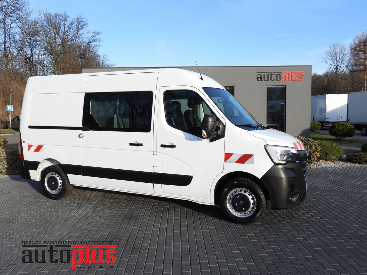 RENAULT MASTER BOX DELIVERY VAN 7 SEATS CRUISE CONTROL LED LIGHTS AIR CONDITIONING 145HP - Panel van: picture 1 RENAULT MASTER BOX DELIVERY VAN 7 SEATS CRUISE CONTROL LED LIGHTS AIR CONDITIONING 145HP - Panel van: picture 1