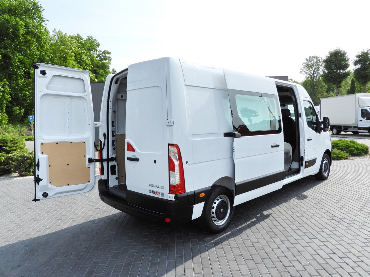 RENAULT MASTER  BOX DELIVERY VAN 7 SEATS CRUISE CONTROL NAVIGATION LED LIGHTS AIR CONDITIONING  140HP - Panel van: picture 3 RENAULT MASTER  BOX DELIVERY VAN 7 SEATS CRUISE CONTROL NAVIGATION LED LIGHTS AIR CONDITIONING  140HP - Panel van: picture 3