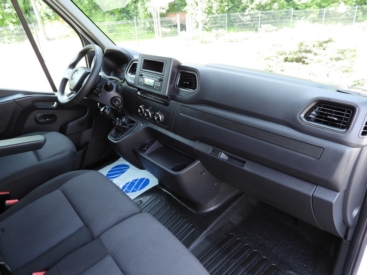 Box van RENAULT MASTER  BOX LIFT 8 PALLETS CRUISE CONTROL LED LIGHTS AIR CONDITIONING  165HP: picture 38