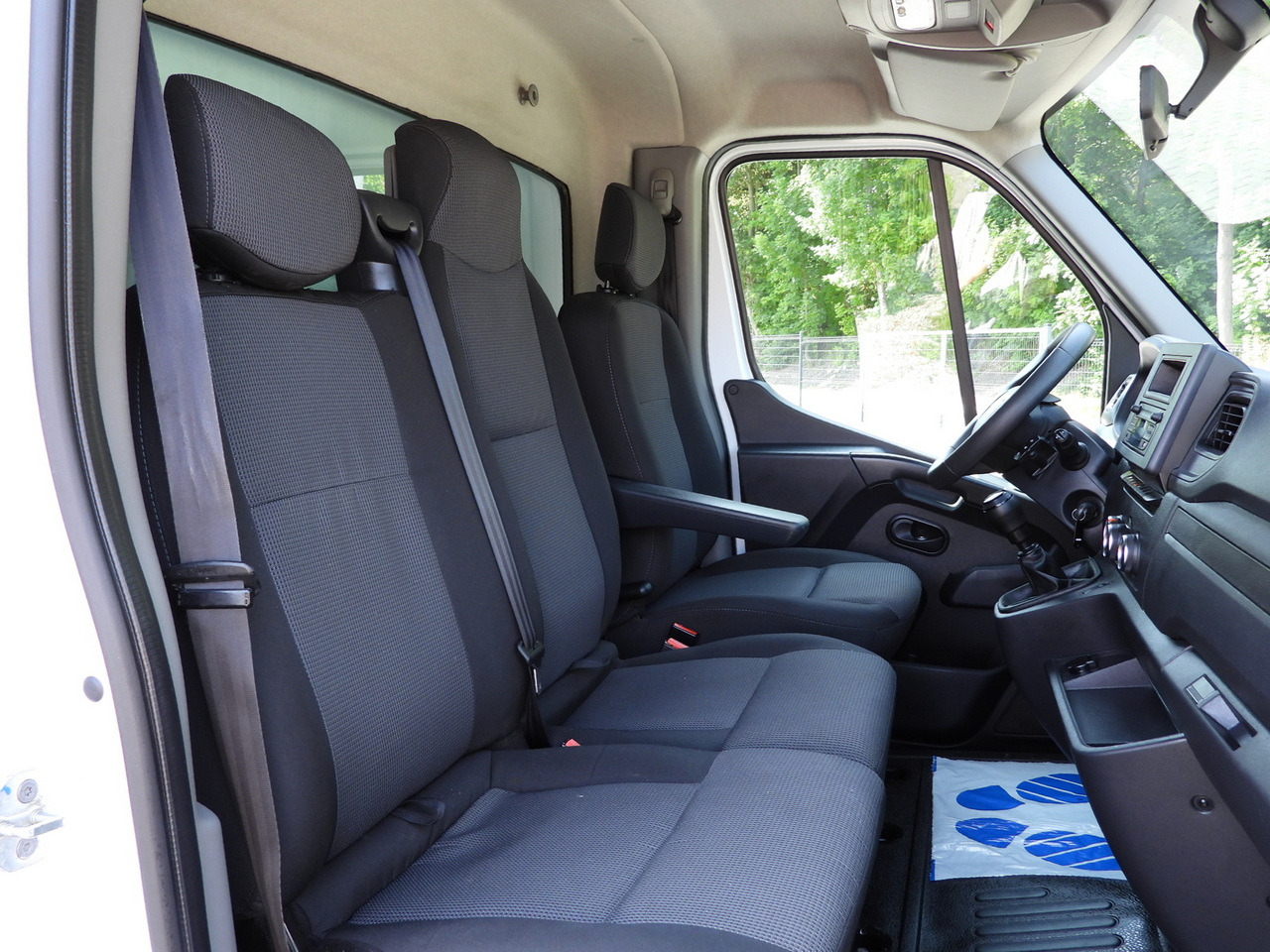 Box van RENAULT MASTER  BOX LIFT 8 PALLETS CRUISE CONTROL LED LIGHTS AIR CONDITIONING  165HP: picture 37
