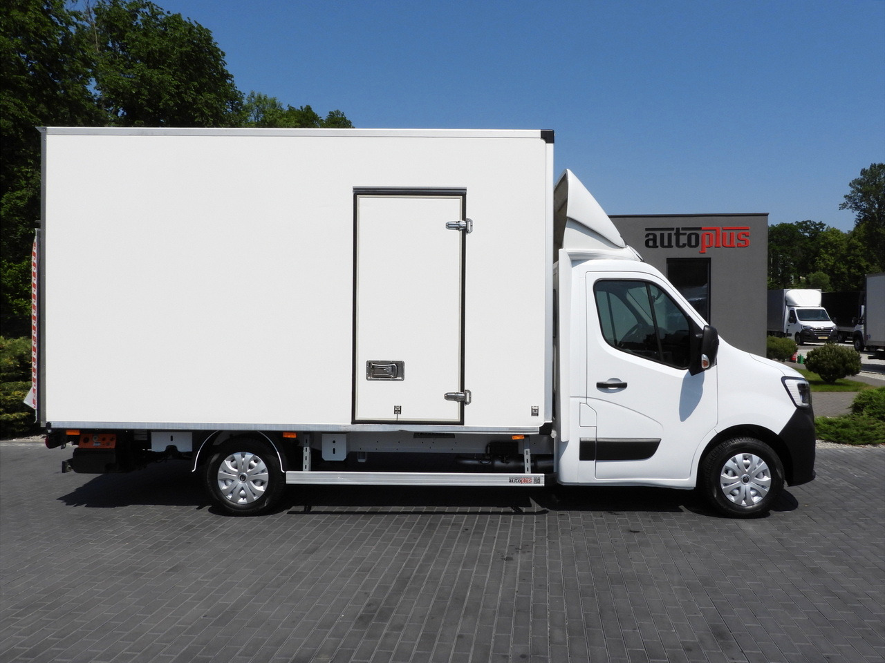 Box van RENAULT MASTER  BOX LIFT 8 PALLETS CRUISE CONTROL LED LIGHTS AIR CONDITIONING  165HP: picture 7