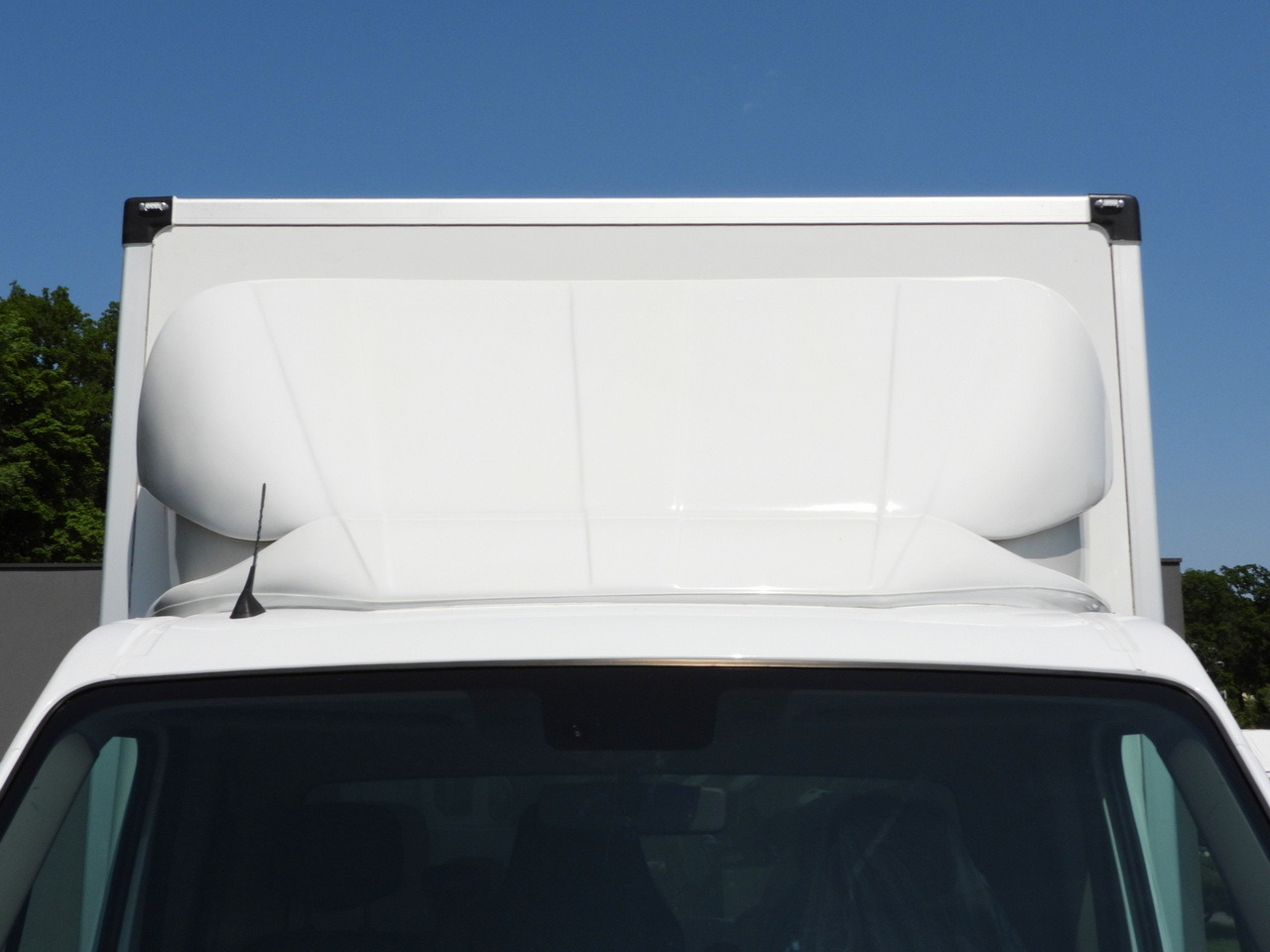Box van RENAULT MASTER  BOX LIFT 8 PALLETS CRUISE CONTROL LED LIGHTS AIR CONDITIONING  165HP: picture 16