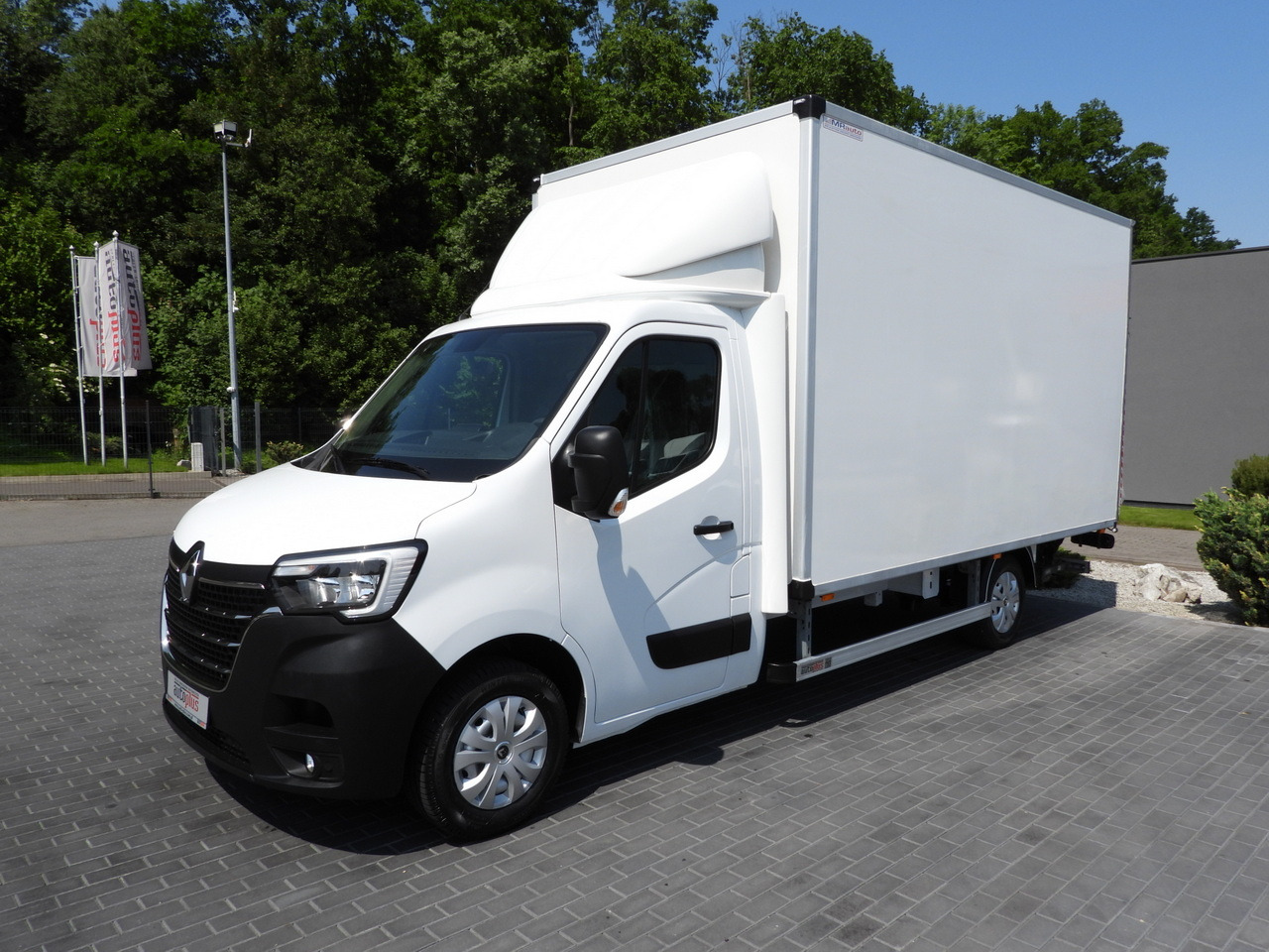Box van RENAULT MASTER  BOX LIFT 8 PALLETS CRUISE CONTROL LED LIGHTS AIR CONDITIONING  165HP: picture 6
