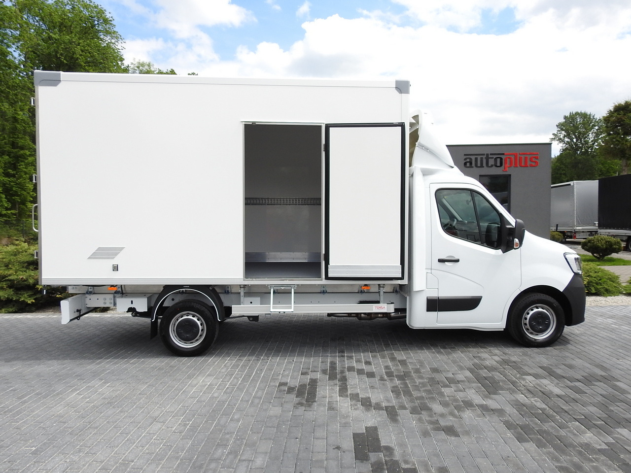 New Refrigerated van RENAULT MASTER NEW REGRIGERATOR BOX -10*C 8 PALLETS CRUISE CONTROL AIR CONDITIONING LED LIGHTS GUARANTEE  165HP: picture 8