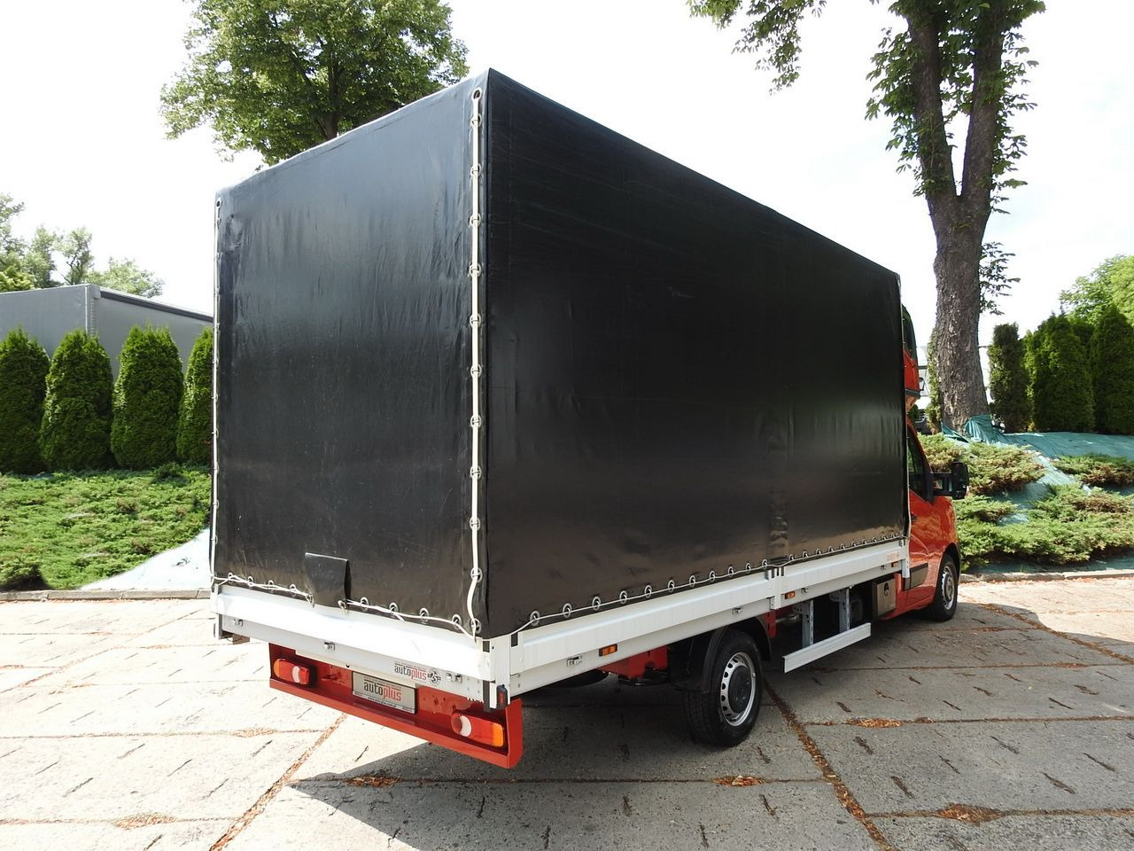 RENAULT MASTER - Curtain side van: picture 3 RENAULT MASTER - Curtain side van: picture 3
