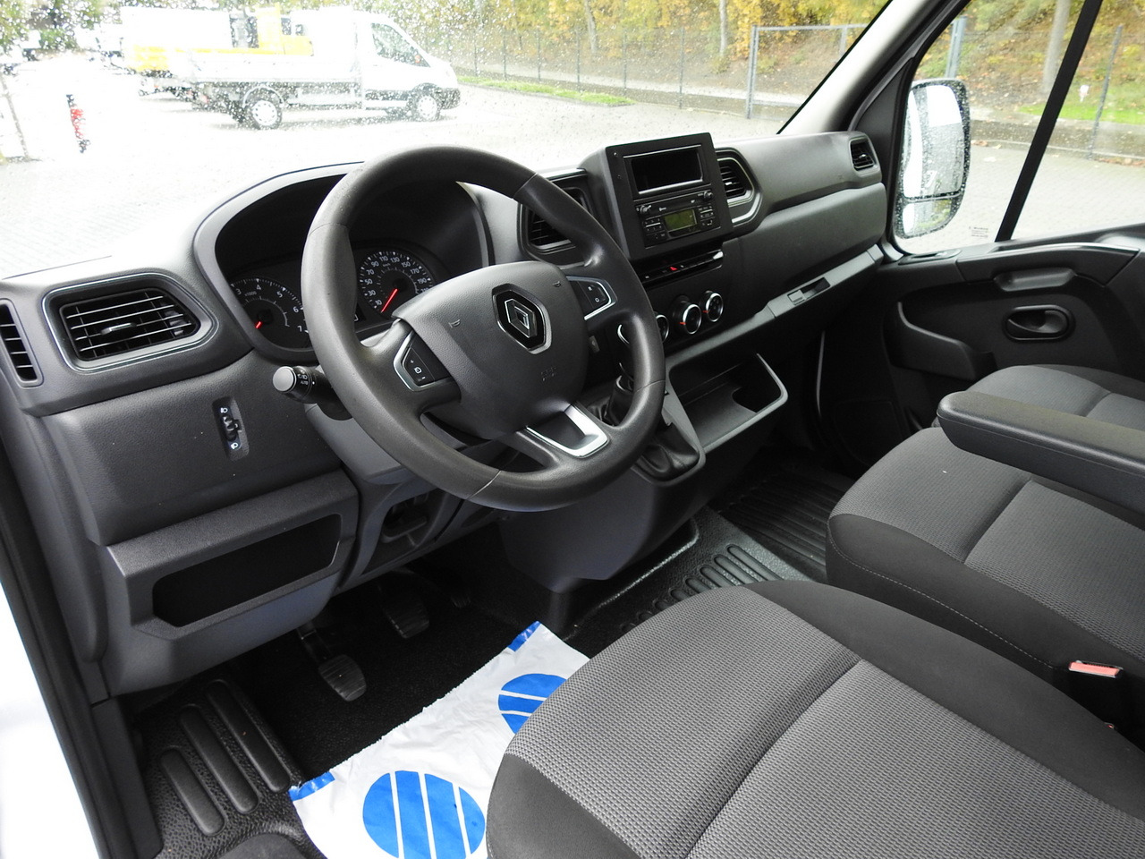 RENAULT MASTER STAKE BODY CRUISE CONTROL AIR CONDITIONING LED LIGHTS TWIN WHEELS 130HP - Open body delivery van: picture 2 RENAULT MASTER STAKE BODY CRUISE CONTROL AIR CONDITIONING LED LIGHTS TWIN WHEELS 130HP - Open body delivery van: picture 2