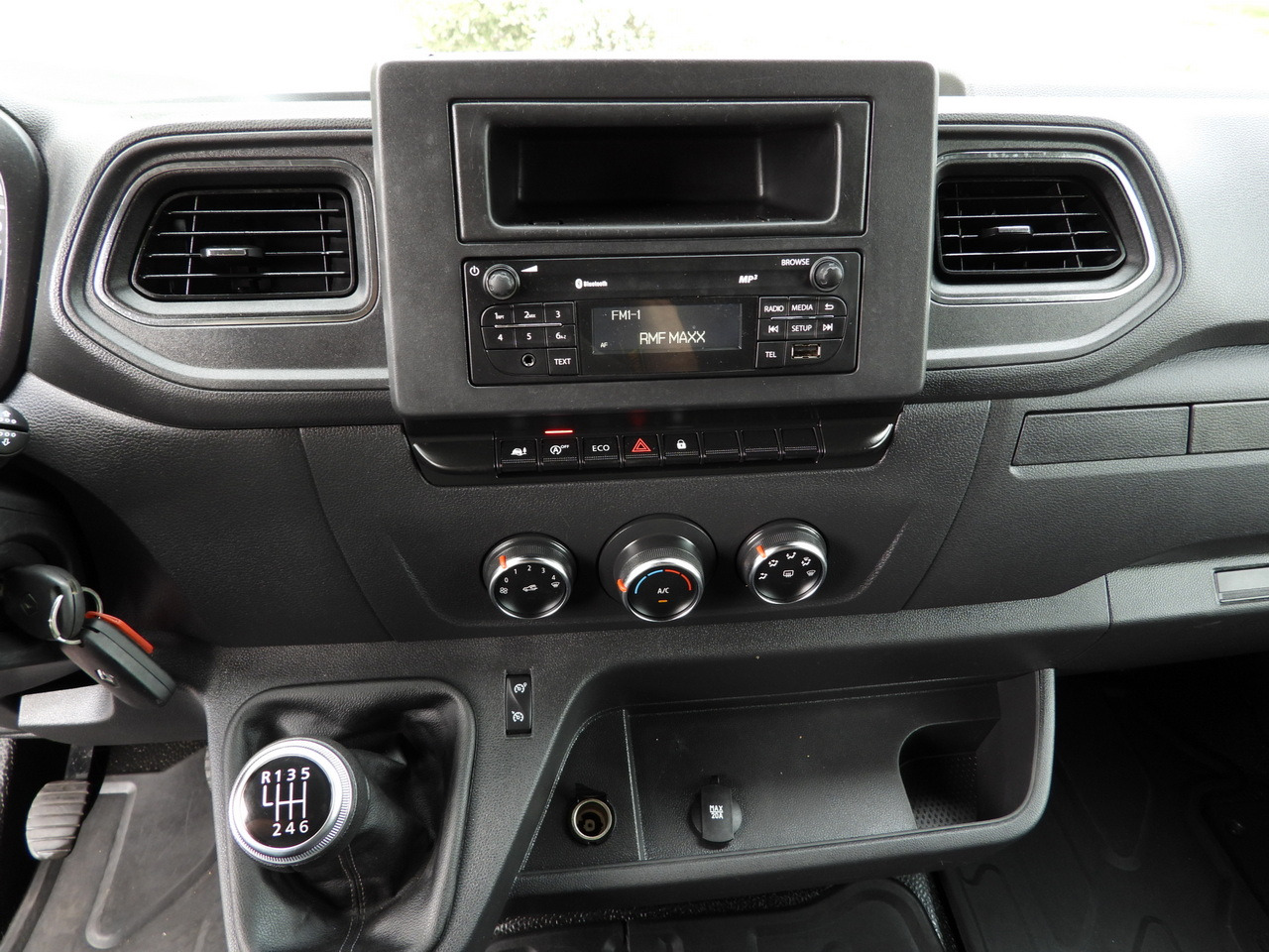 Curtain side van RENAULT MASTER TARPAULIN 10 PALLETS WEBASTO CRUISE CONTROL LED LIGHTS AIR CONDITIONING 165HP: picture 35 Curtain side van RENAULT MASTER TARPAULIN 10 PALLETS WEBASTO CRUISE CONTROL LED LIGHTS AIR CONDITIONING 165HP: picture 35