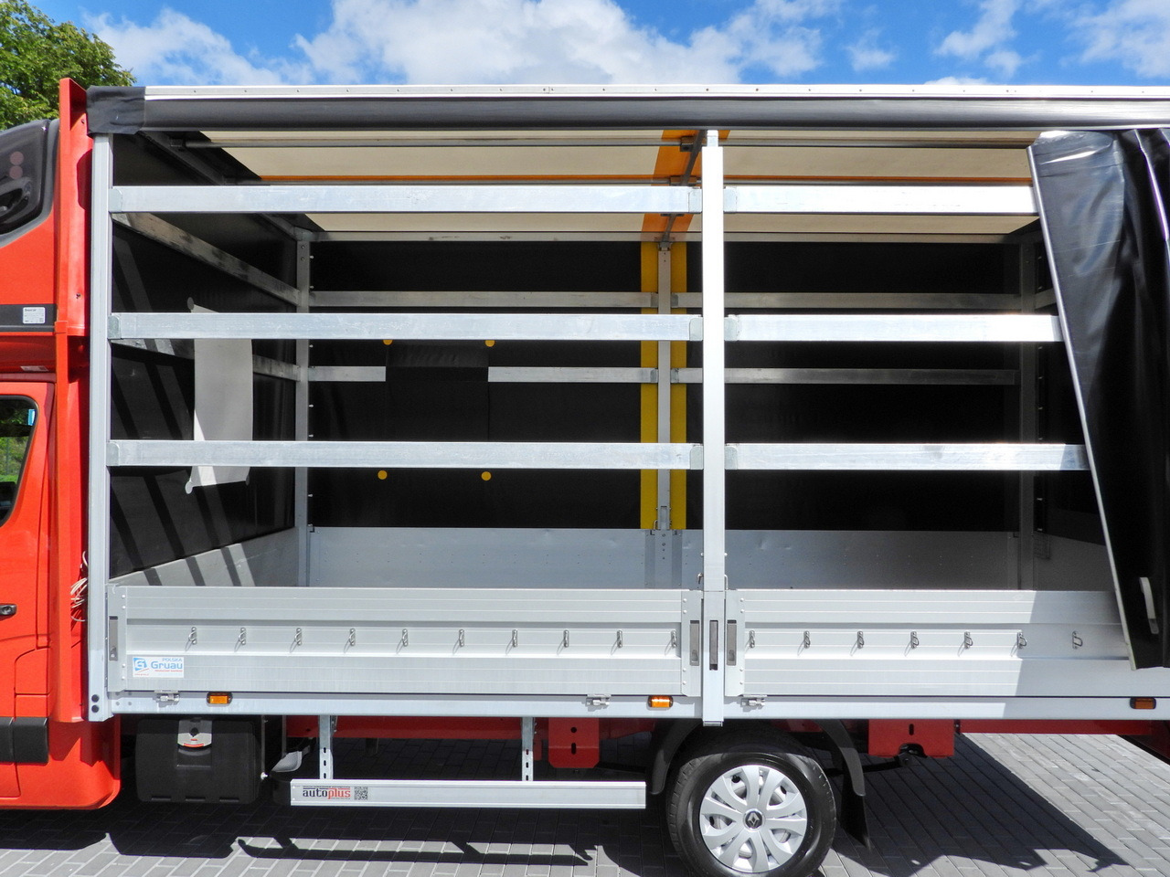 Curtain side van RENAULT MASTER TARPAULIN 10 PALLETS WEBASTO CRUISE CONTROL LED LIGHTS AIR CONDITIONING 165HP: picture 24 Curtain side van RENAULT MASTER TARPAULIN 10 PALLETS WEBASTO CRUISE CONTROL LED LIGHTS AIR CONDITIONING 165HP: picture 24