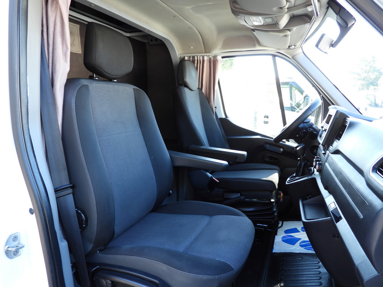 Curtain side van RENAULT MASTER  TARPAULIN 10 PALLETS WEBASTO CRUISE CONTROL LED LIGHTS PNEUMATICS AIR CONDITIONING  165HP: picture 38