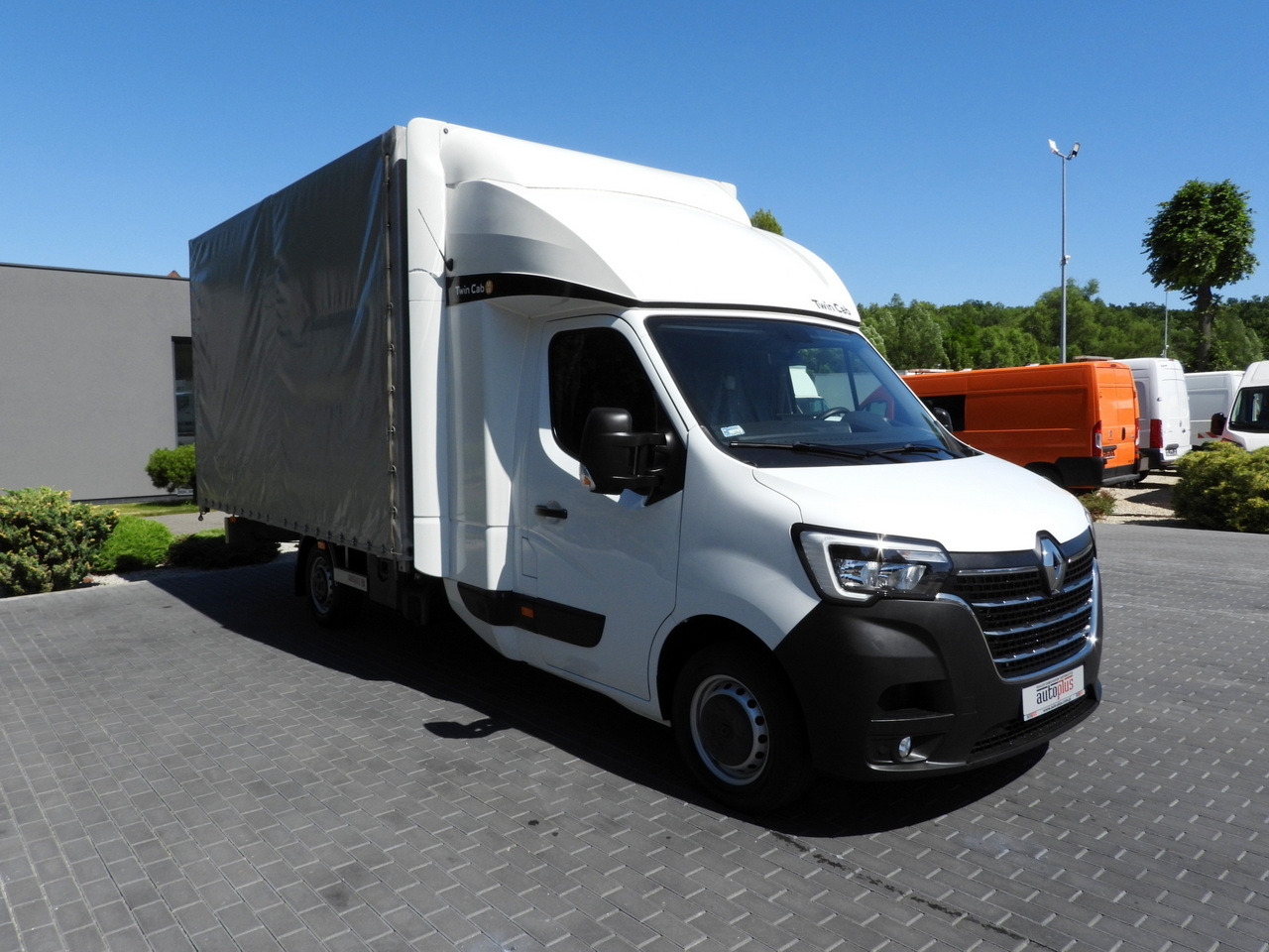 RENAULT MASTER  TARPAULIN 10 PALLETS WEBASTO CRUISE CONTROL LED LIGHTS PNEUMATICS AIR CONDITIONING  165HP - Curtain side van: picture 4 RENAULT MASTER  TARPAULIN 10 PALLETS WEBASTO CRUISE CONTROL LED LIGHTS PNEUMATICS AIR CONDITIONING  165HP - Curtain side van: picture 4