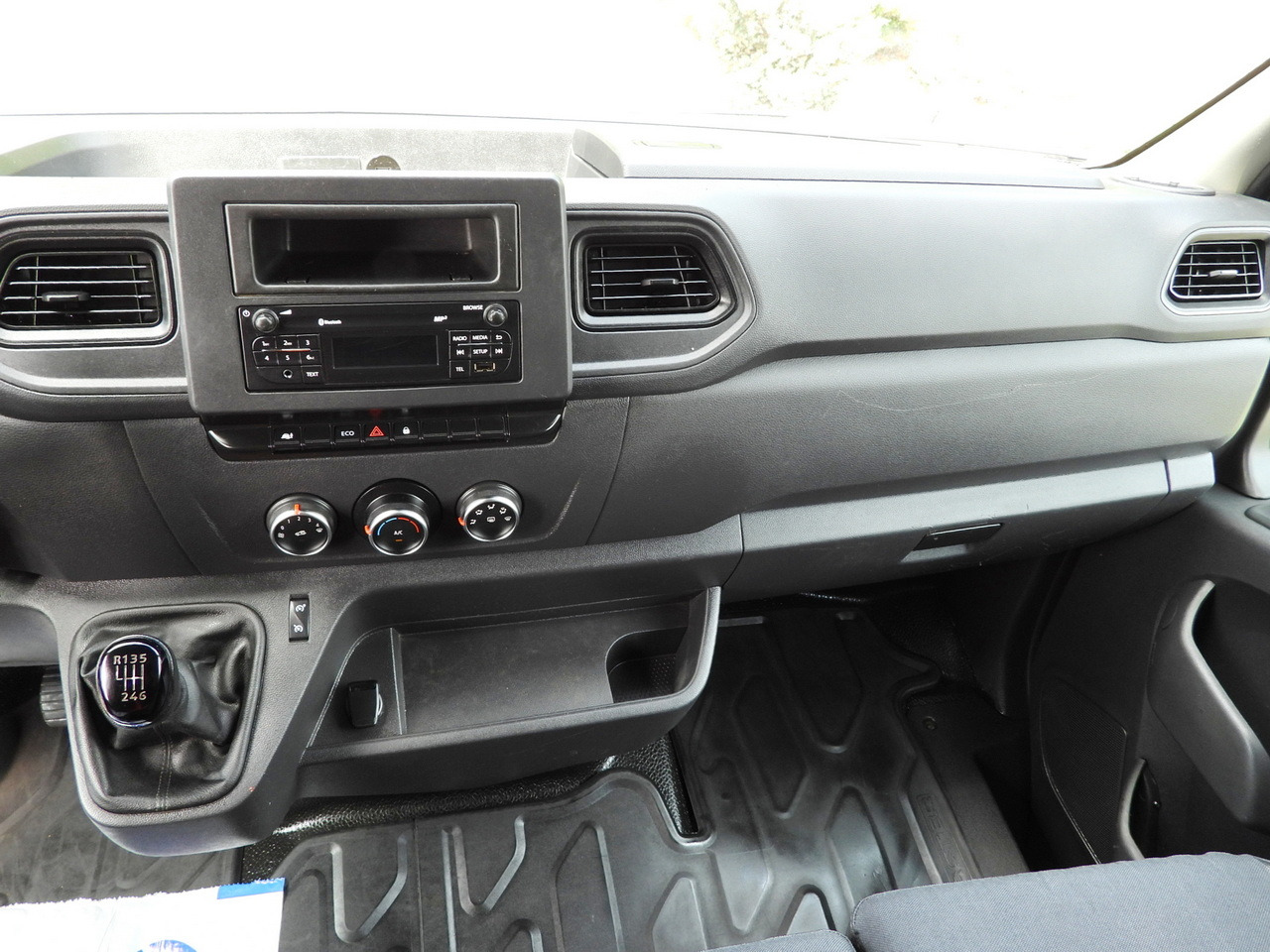 Tipper van RENAULT MASTER TIPPER CRUISE CONTROL LED LIGHTS TWIN WHEELS AIR CONDITIONING  130HP: picture 36 Tipper van RENAULT MASTER TIPPER CRUISE CONTROL LED LIGHTS TWIN WHEELS AIR CONDITIONING  130HP: picture 36