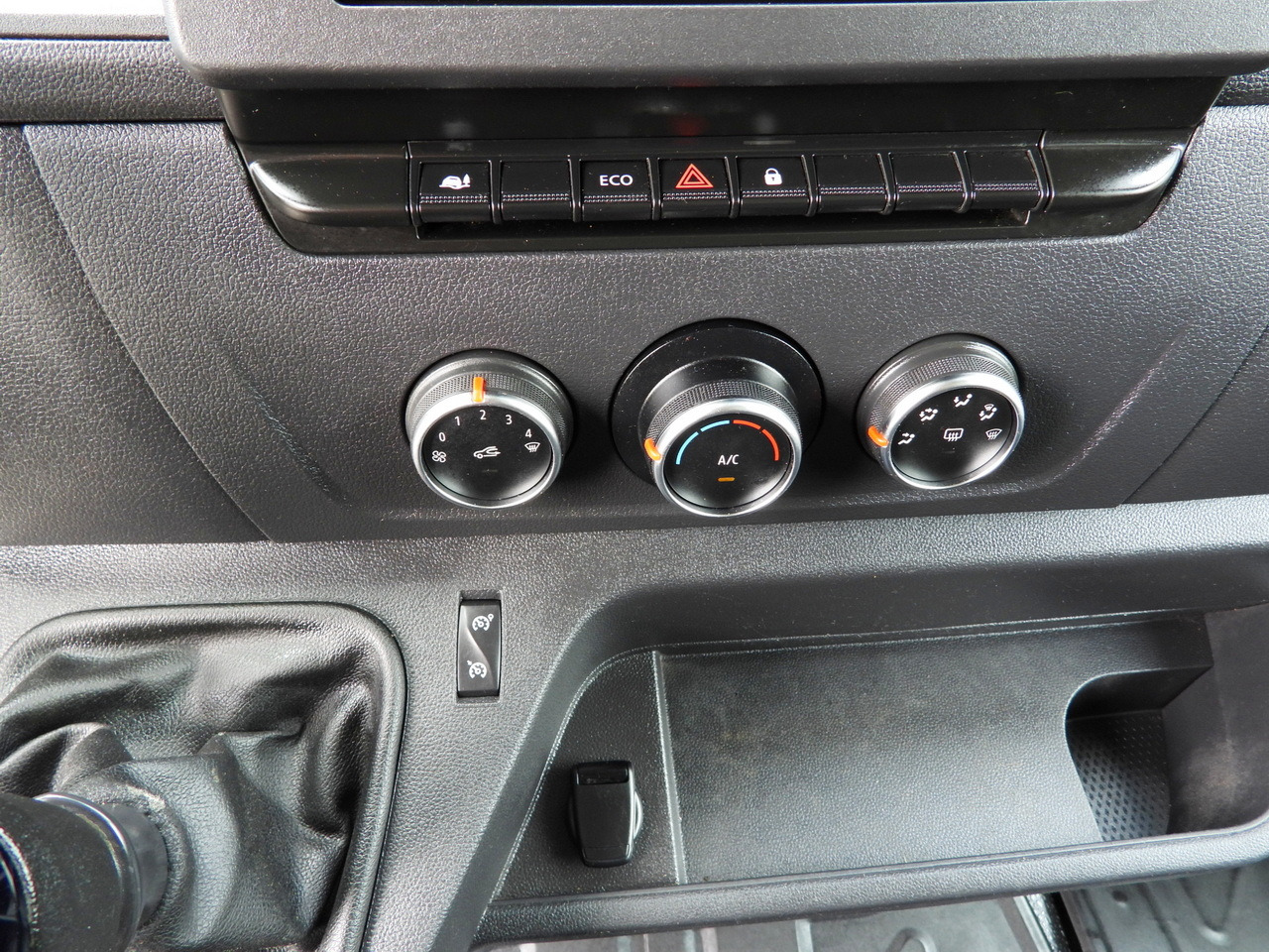 Tipper van RENAULT MASTER TIPPER CRUISE CONTROL LED LIGHTS TWIN WHEELS AIR CONDITIONING  130HP: picture 37 Tipper van RENAULT MASTER TIPPER CRUISE CONTROL LED LIGHTS TWIN WHEELS AIR CONDITIONING  130HP: picture 37