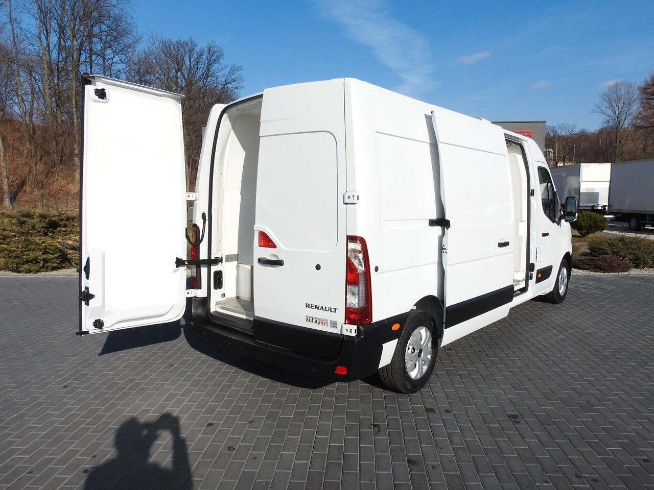 Renault MASTER KÜHLKASTENWAGEN 0*C LED LICHTER A/C Renault MASTER KÜHLKASTENWAGEN 0*C LED LICHTER A/C - Refrigerated van: picture 3 Renault MASTER KÜHLKASTENWAGEN 0*C LED LICHTER A/C Renault MASTER KÜHLKASTENWAGEN 0*C LED LICHTER A/C - Refrigerated van: picture 3