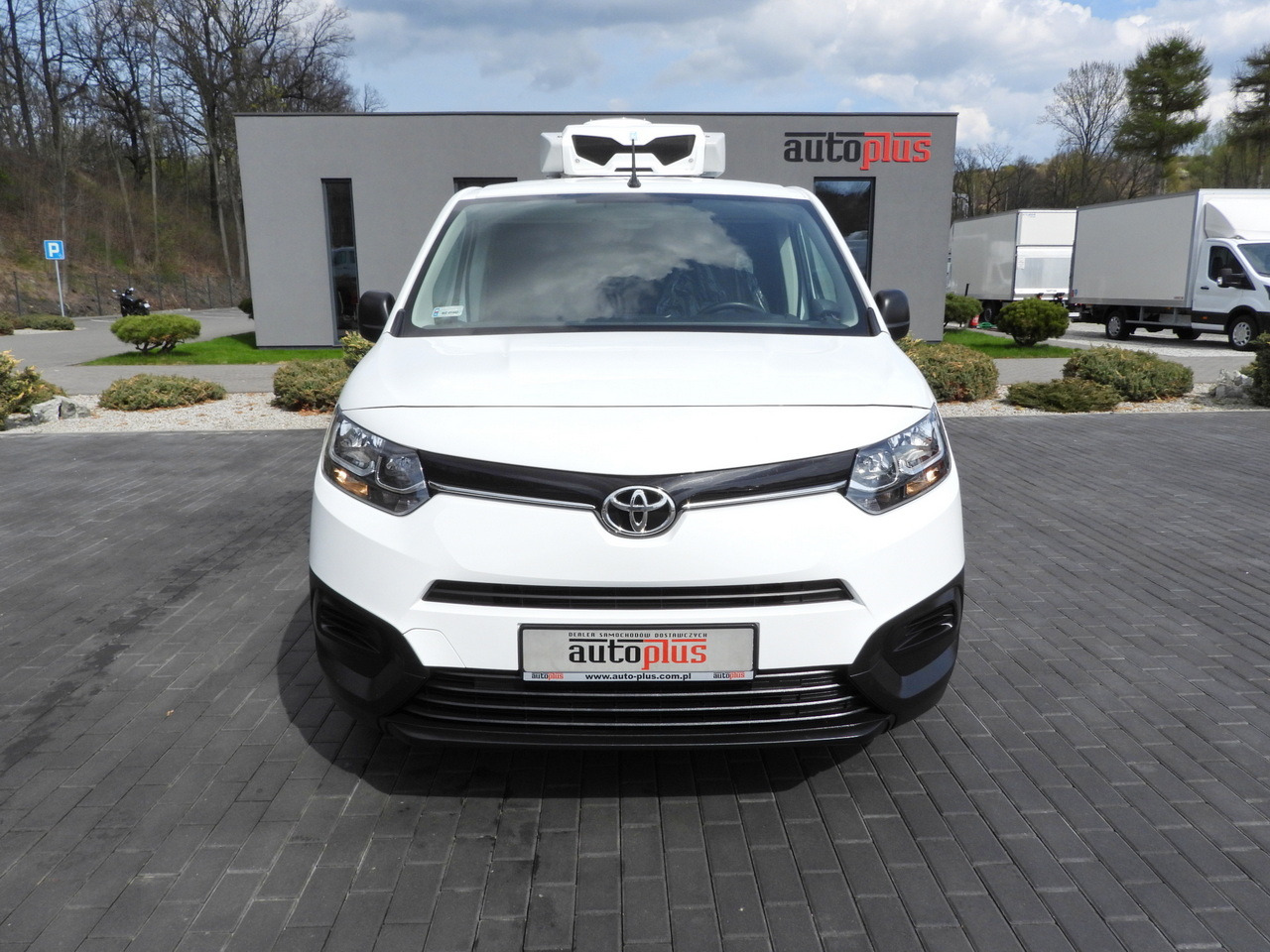 TOYOTA PROACE CITY  REFRIGERATOR VAN -15*C POWER SUPPLY 230V CRUISE CONTROL AIR CONDITIONING  100HP - Refrigerated van: picture 5 TOYOTA PROACE CITY  REFRIGERATOR VAN -15*C POWER SUPPLY 230V CRUISE CONTROL AIR CONDITIONING  100HP - Refrigerated van: picture 5
