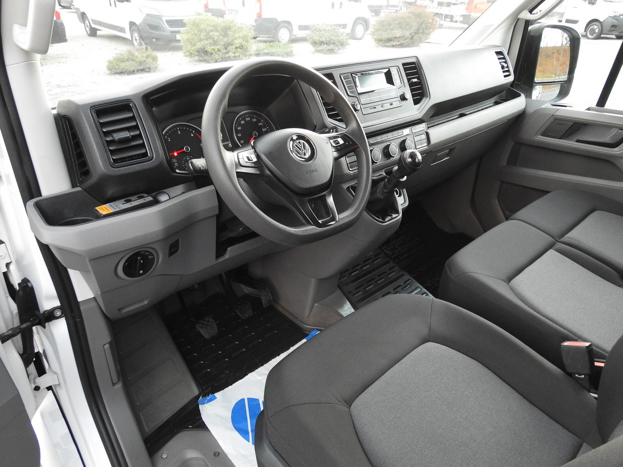 VOLKSWAGEN CRAFTER 4X4 4MOTION BOX DELIVERY VAN 7 SEATS AIR CONDITIONING  140HP - Panel van: picture 2 VOLKSWAGEN CRAFTER 4X4 4MOTION BOX DELIVERY VAN 7 SEATS AIR CONDITIONING  140HP - Panel van: picture 2